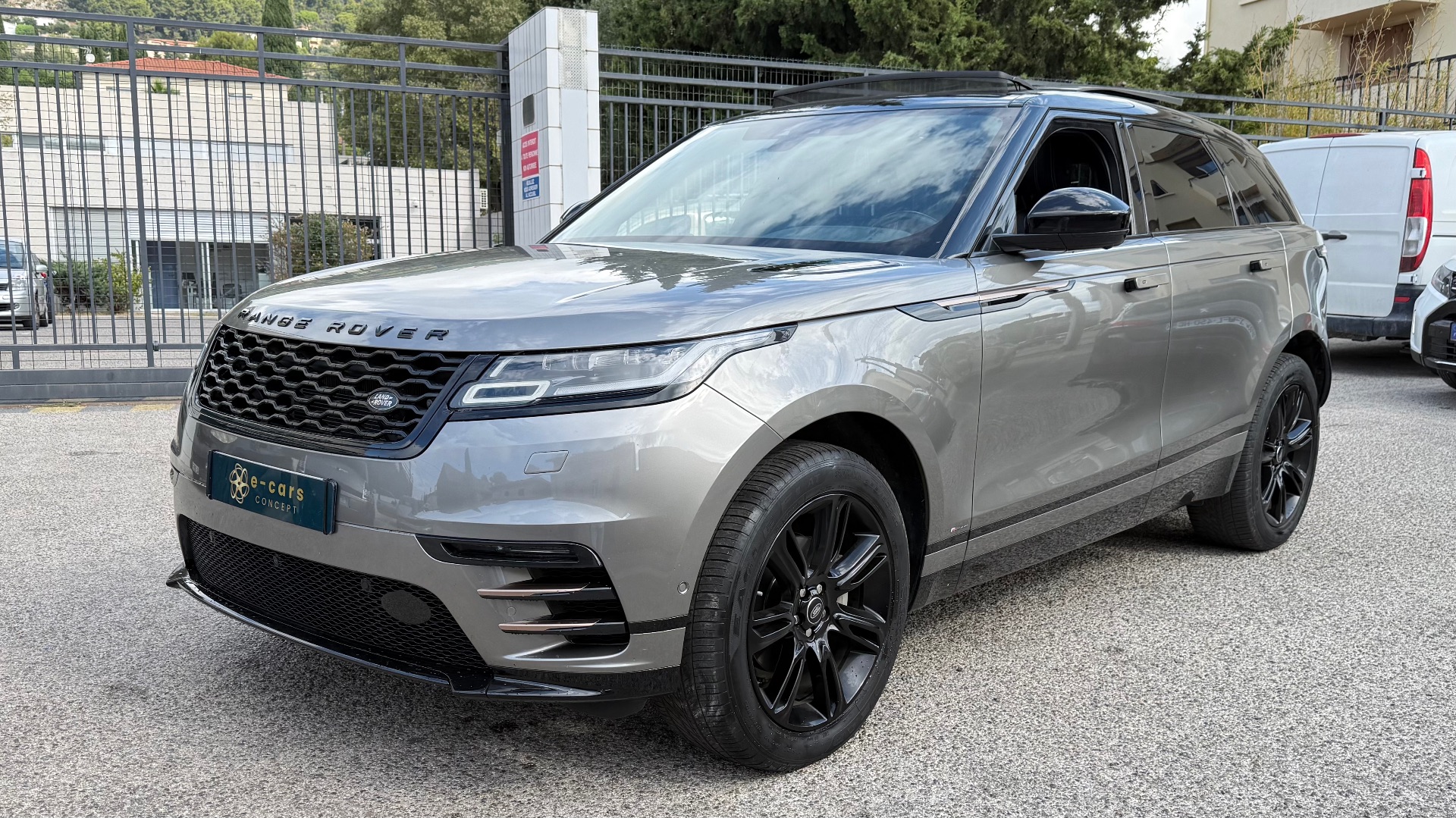 Land Rover Range Rover Velar 2.O SD4 240ch HSE R-DYNAMIC