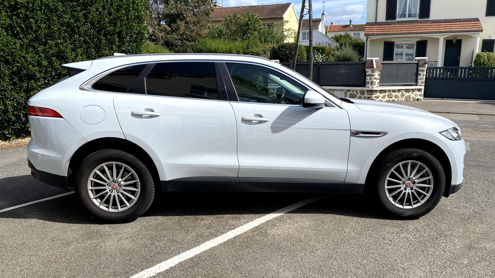 Jaguar F-Pace 2.0D 180ch Pure 4×4