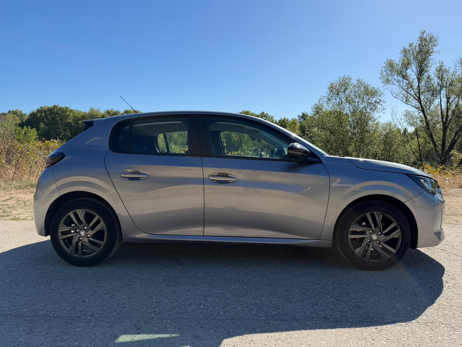 Peugeot 208 1,2 Puretech 75ch buisness