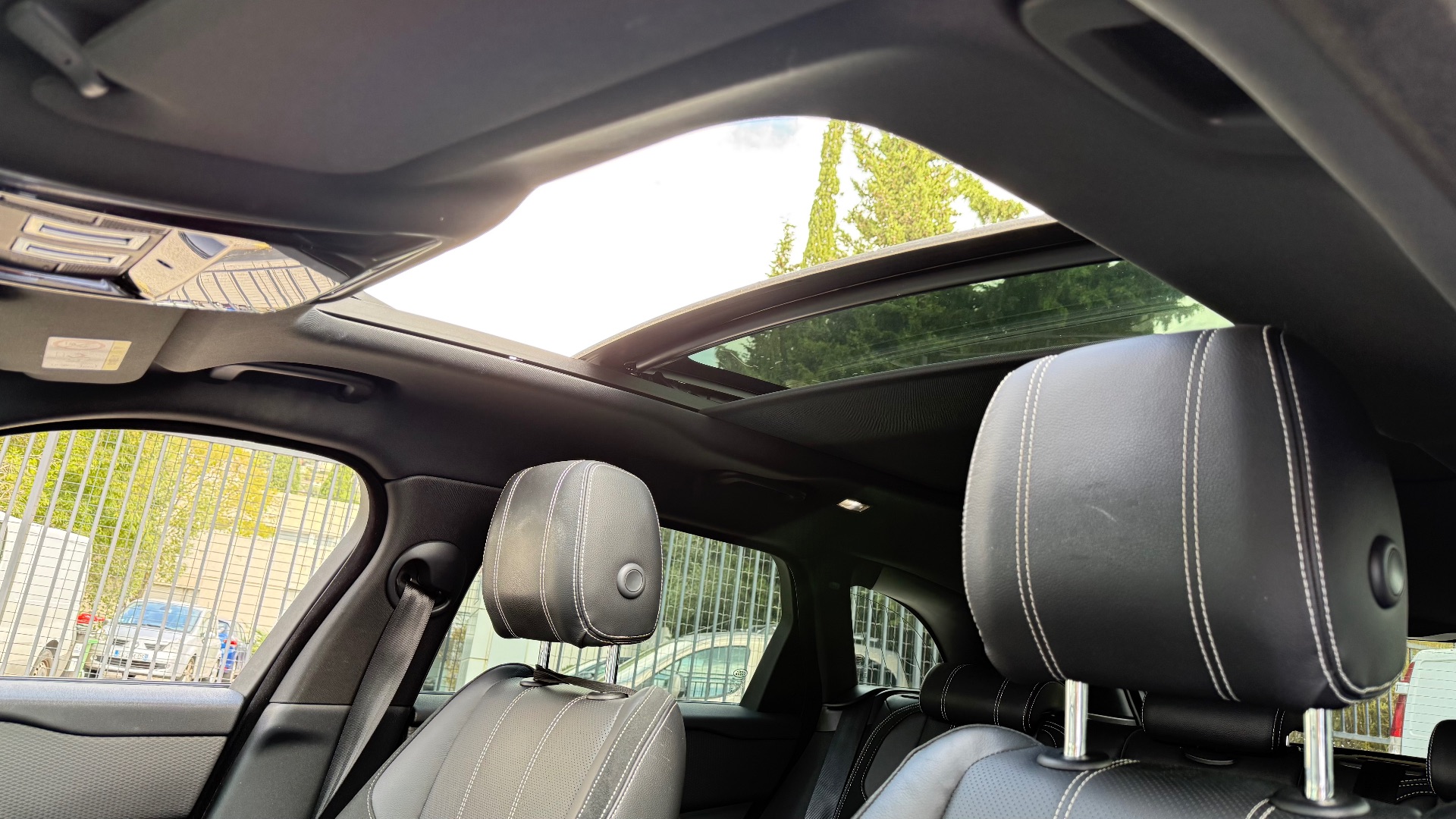 Land Rover Range Rover Velar 2.O SD4 240ch HSE R-DYNAMIC