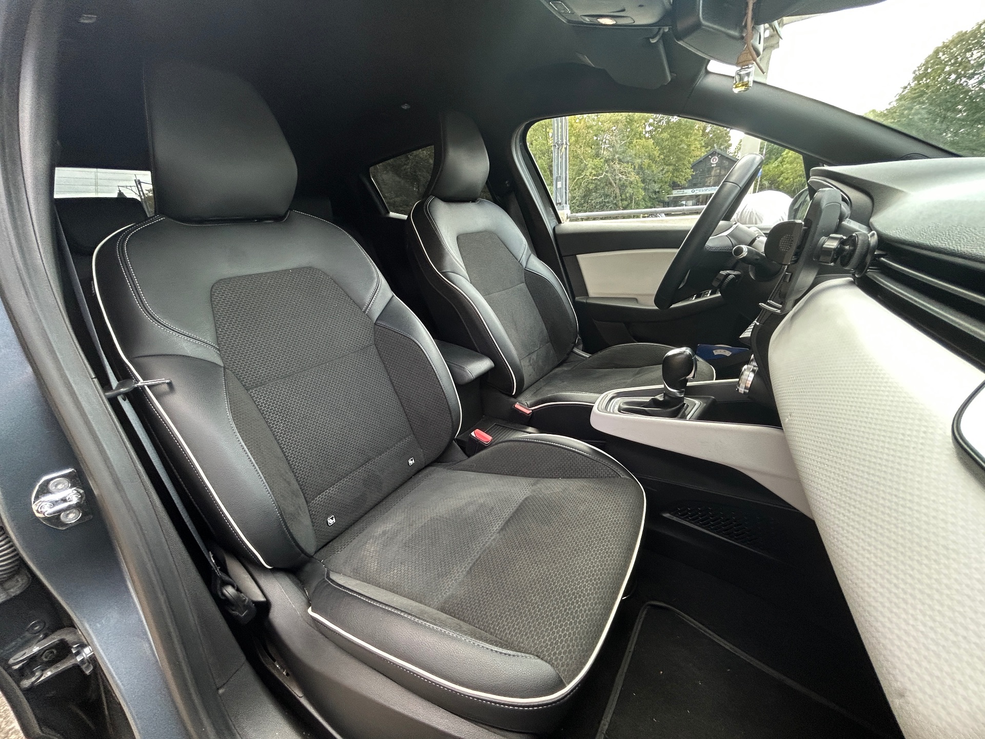 Renault Clio V 1.6 140ch etech