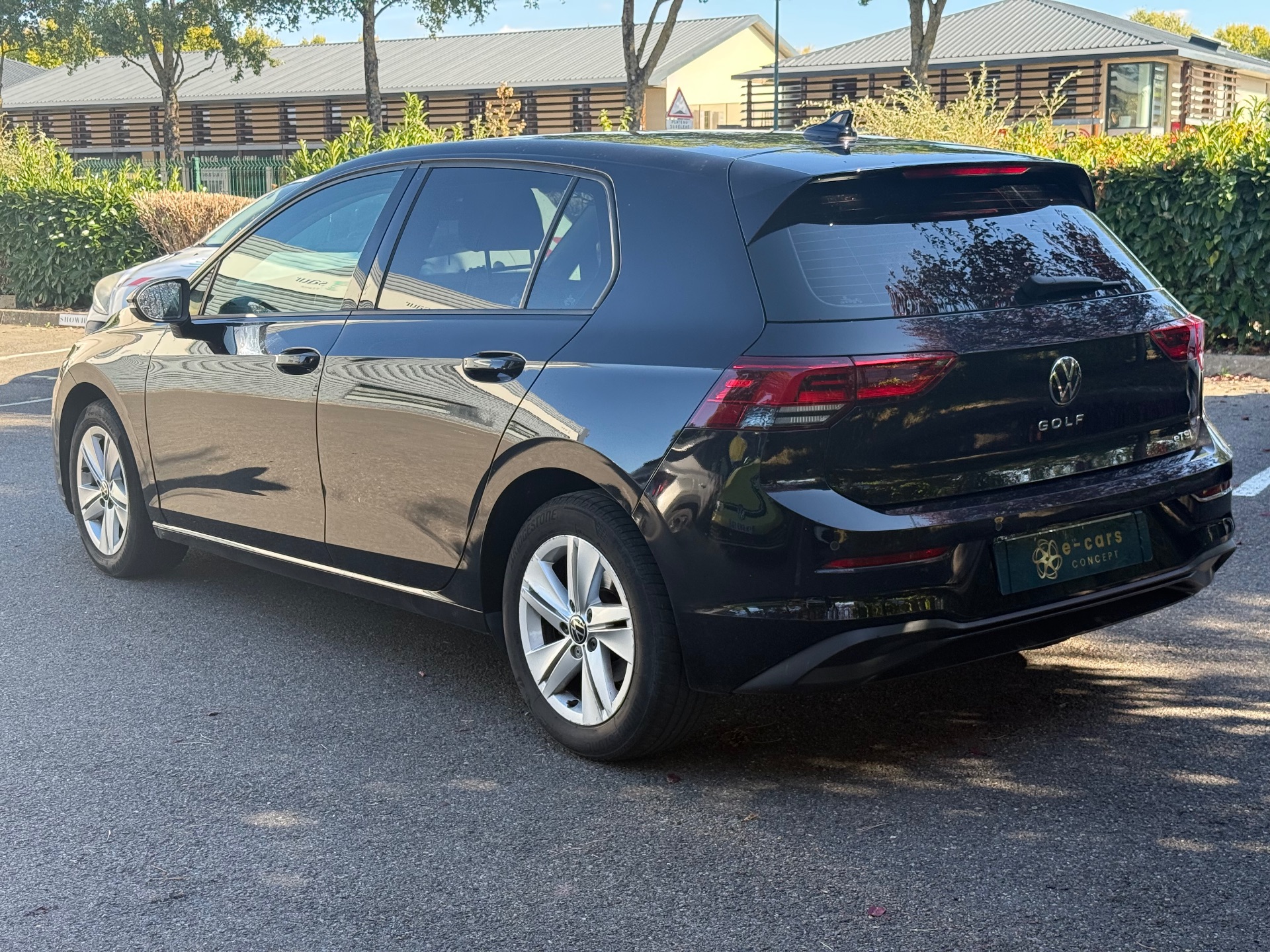 Volkswagen Golf 8 1.5 eTSI DSG7 150 ch 150ch Life Business 1st