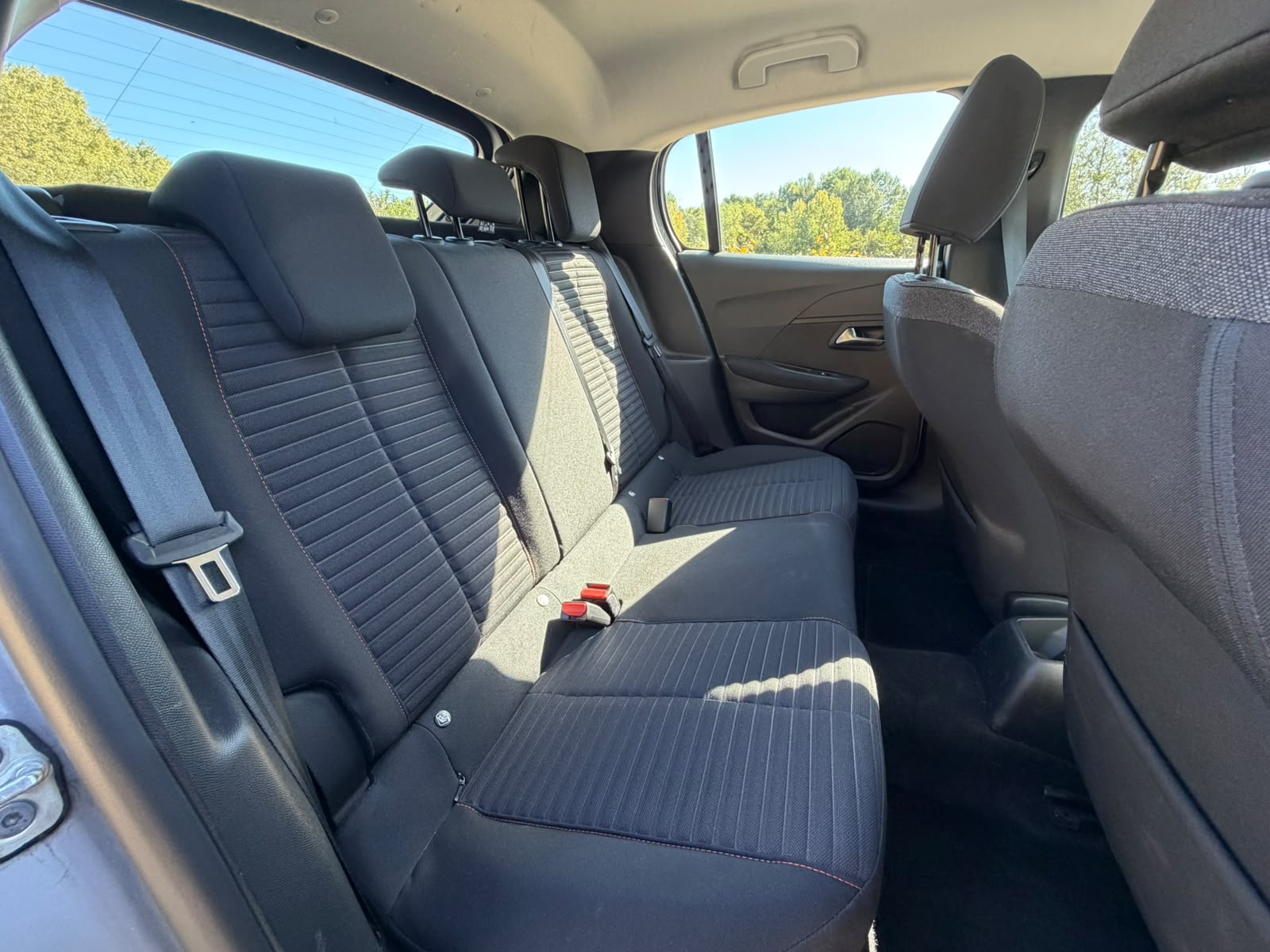 Peugeot 208 1,2 Puretech 75ch buisness