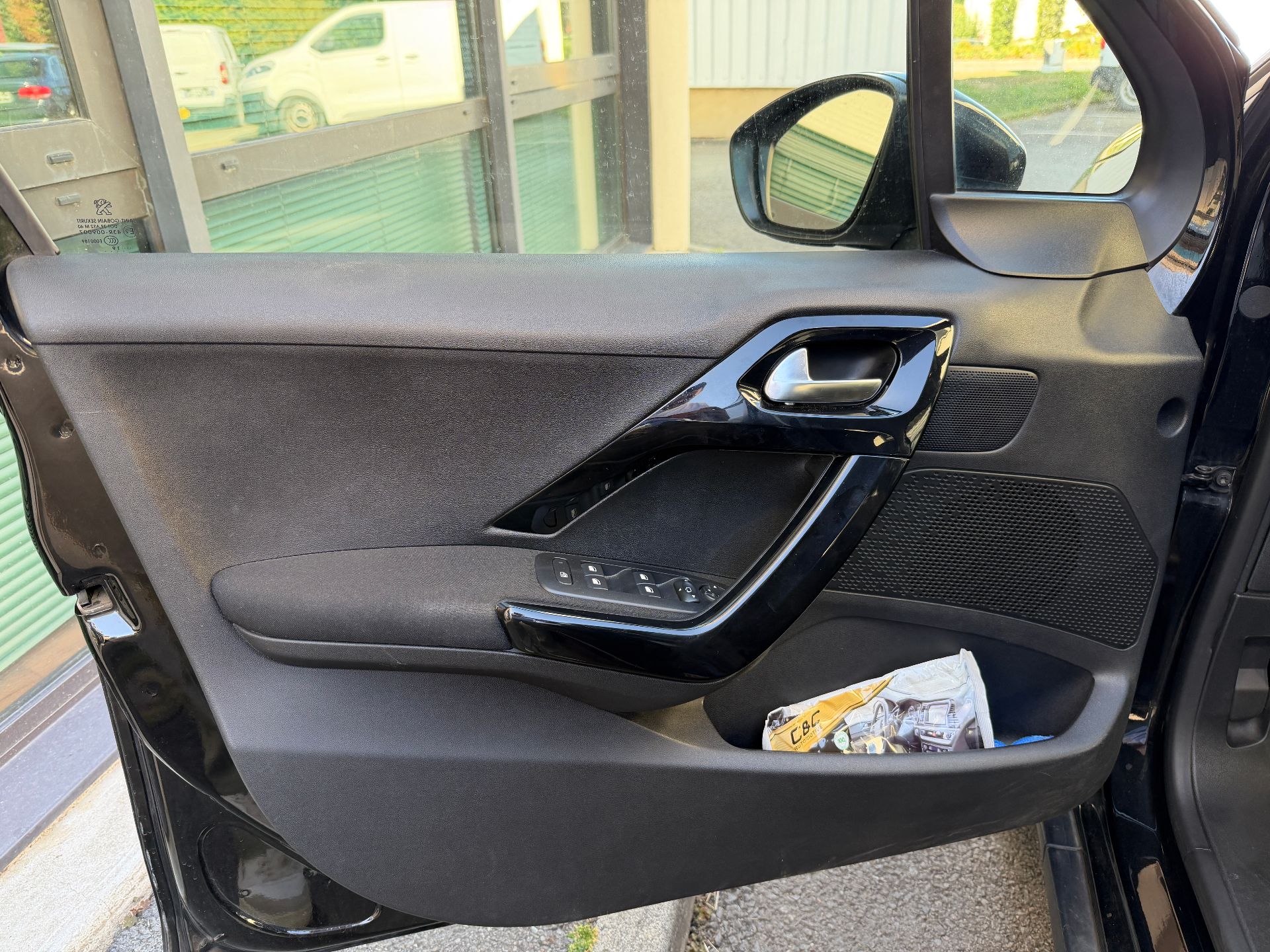 Peugeot 2008 1.2 VTI 82ch SIGNATURE