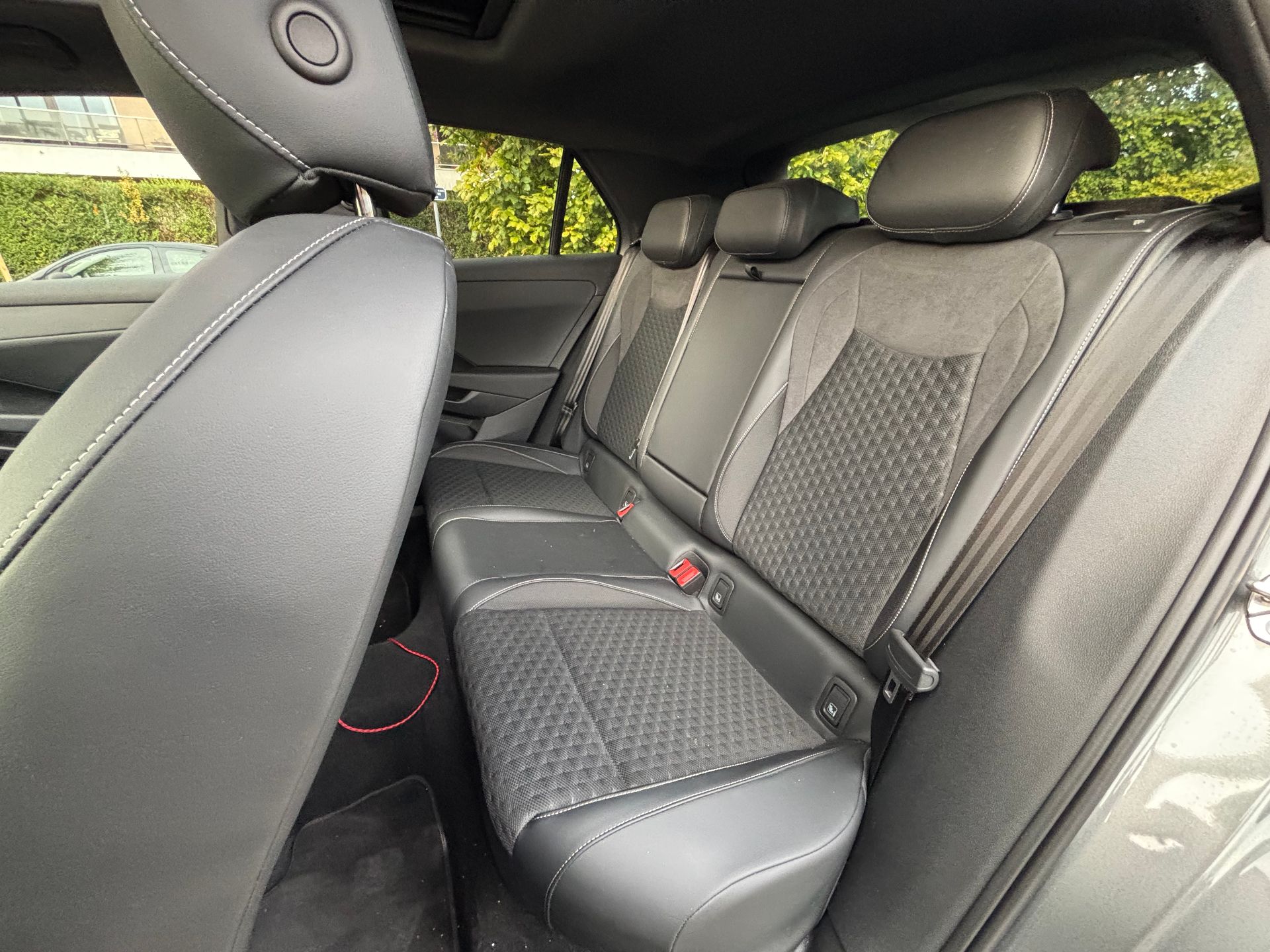 Volkswagen T-Roc 1.5 e-tsi 150ch R-line