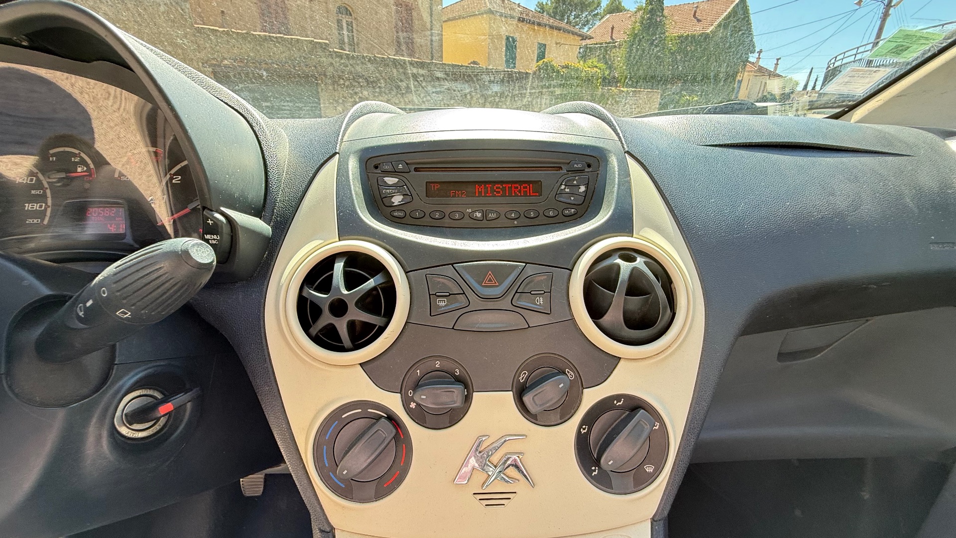 Ford Ka 1.2 ESSENCE 69ch TITANIUM