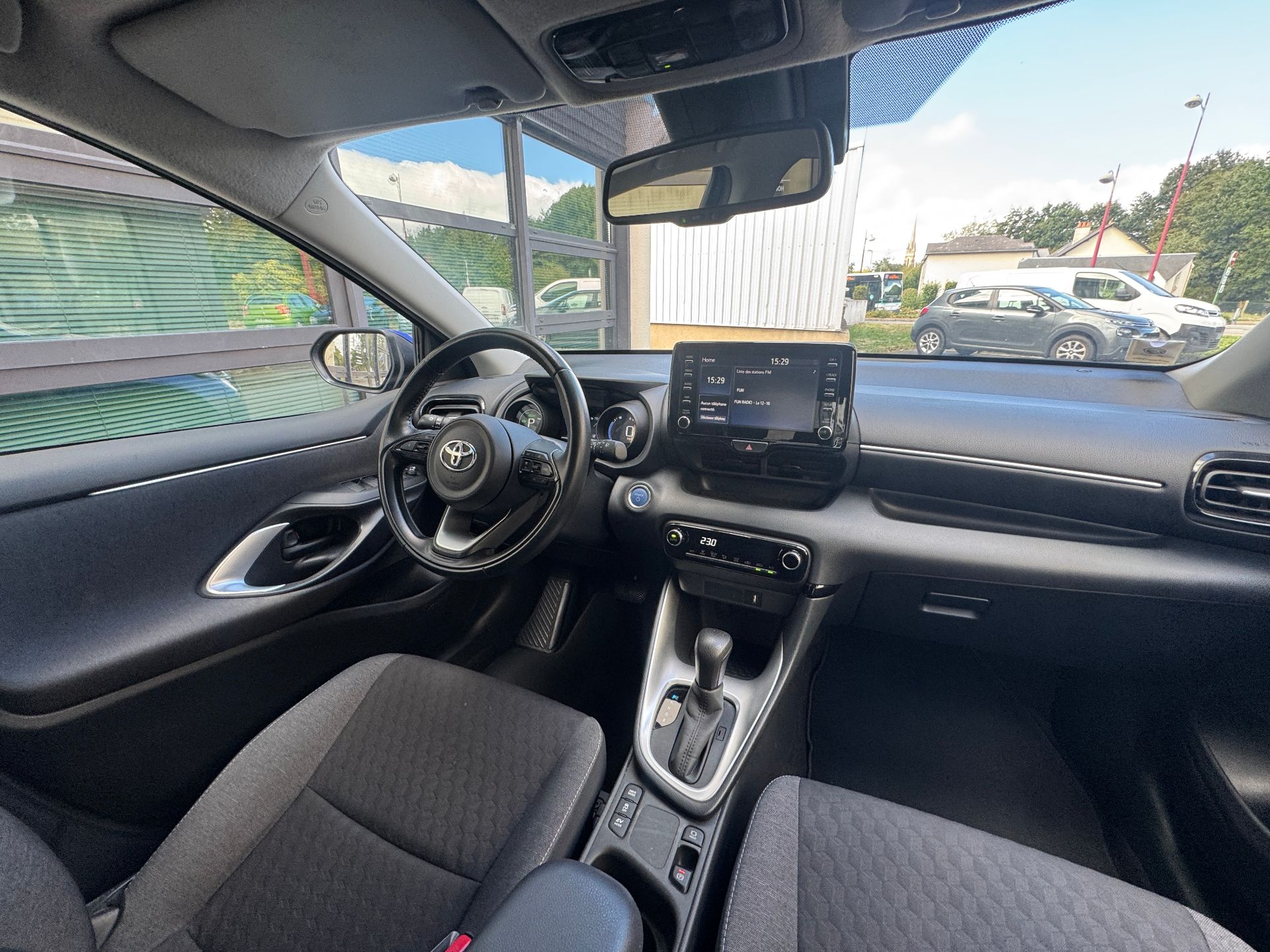 Toyota Yaris 1.5 VVTI 12V 116 HSD Hybrid E-CVT 92ch DESIGN PACK