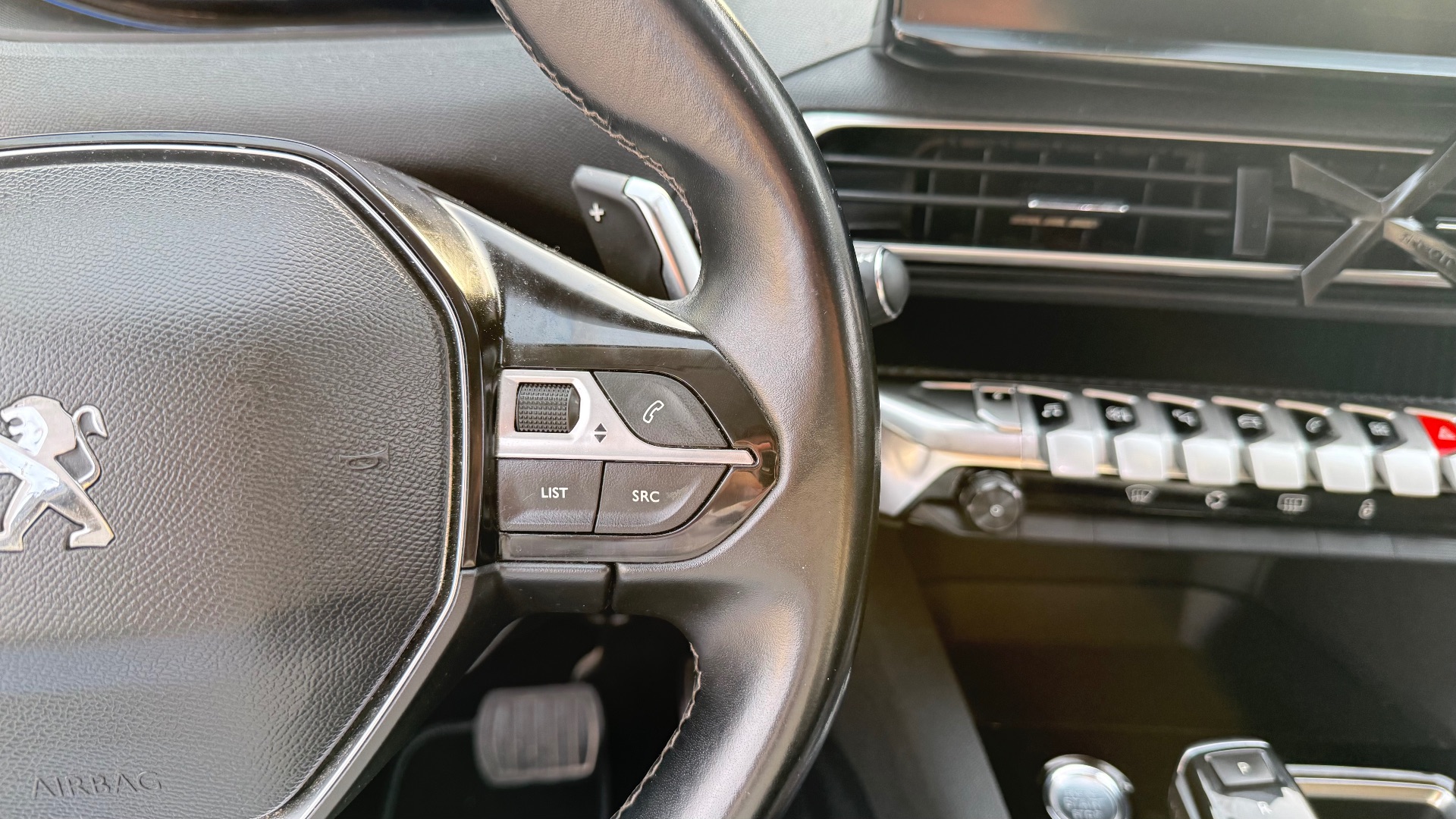 Peugeot 3008 1.6 HYBRID RECHARGEABLE e-EAT8 225ch ALLURE