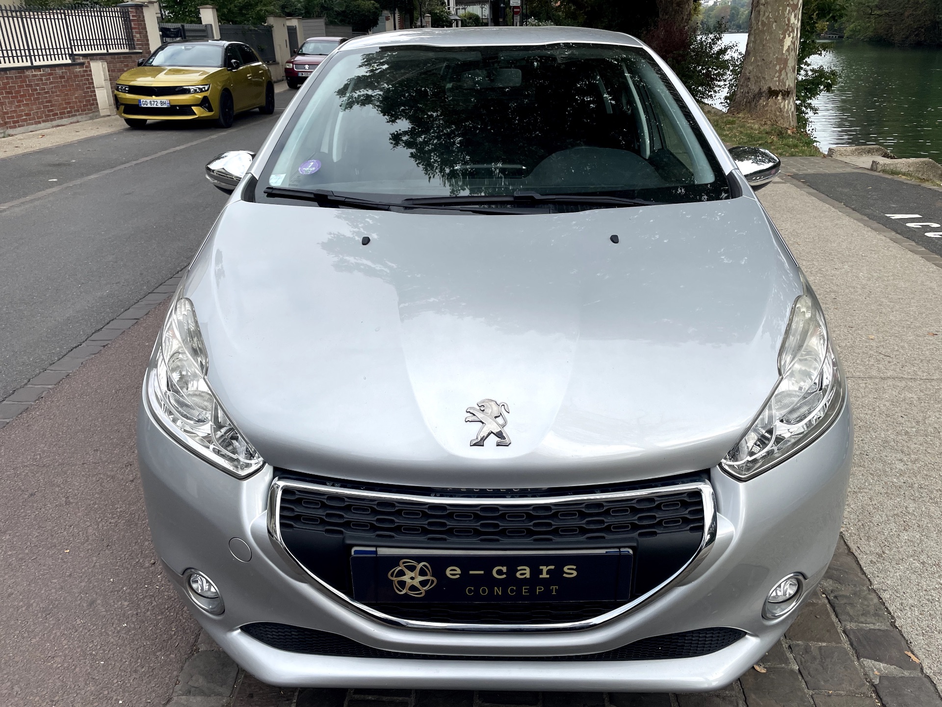 Peugeot 208 1.2 vti 82ch style
