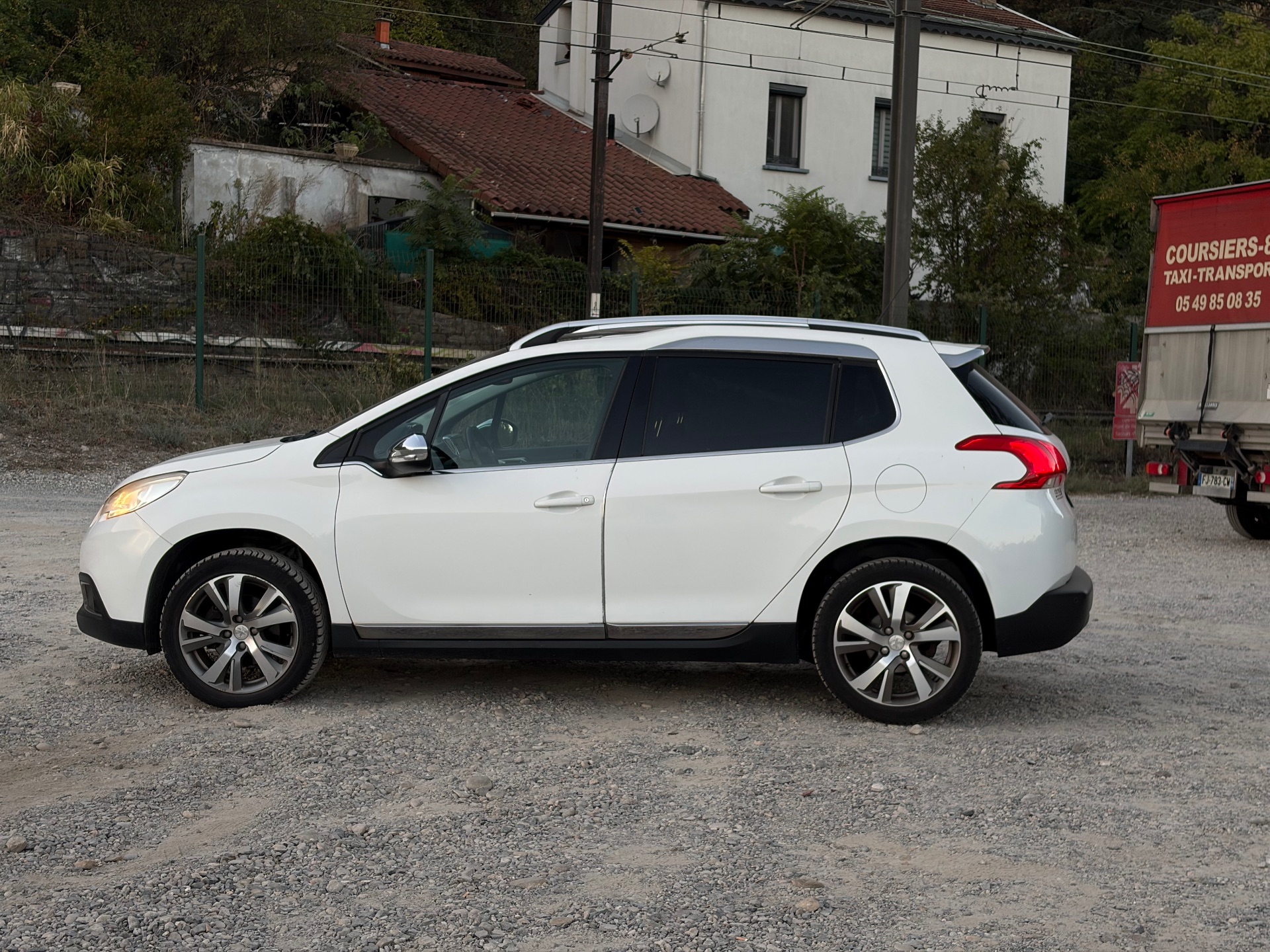 Peugeot 2008 1,6 Vti 120ch Feline Titane