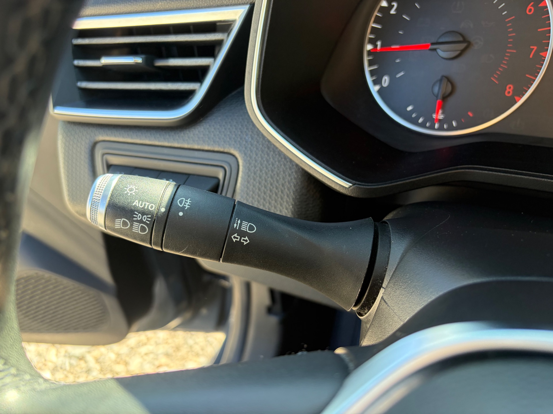 RENAULT CLIO 1,0TCE 100ch BUISNESS