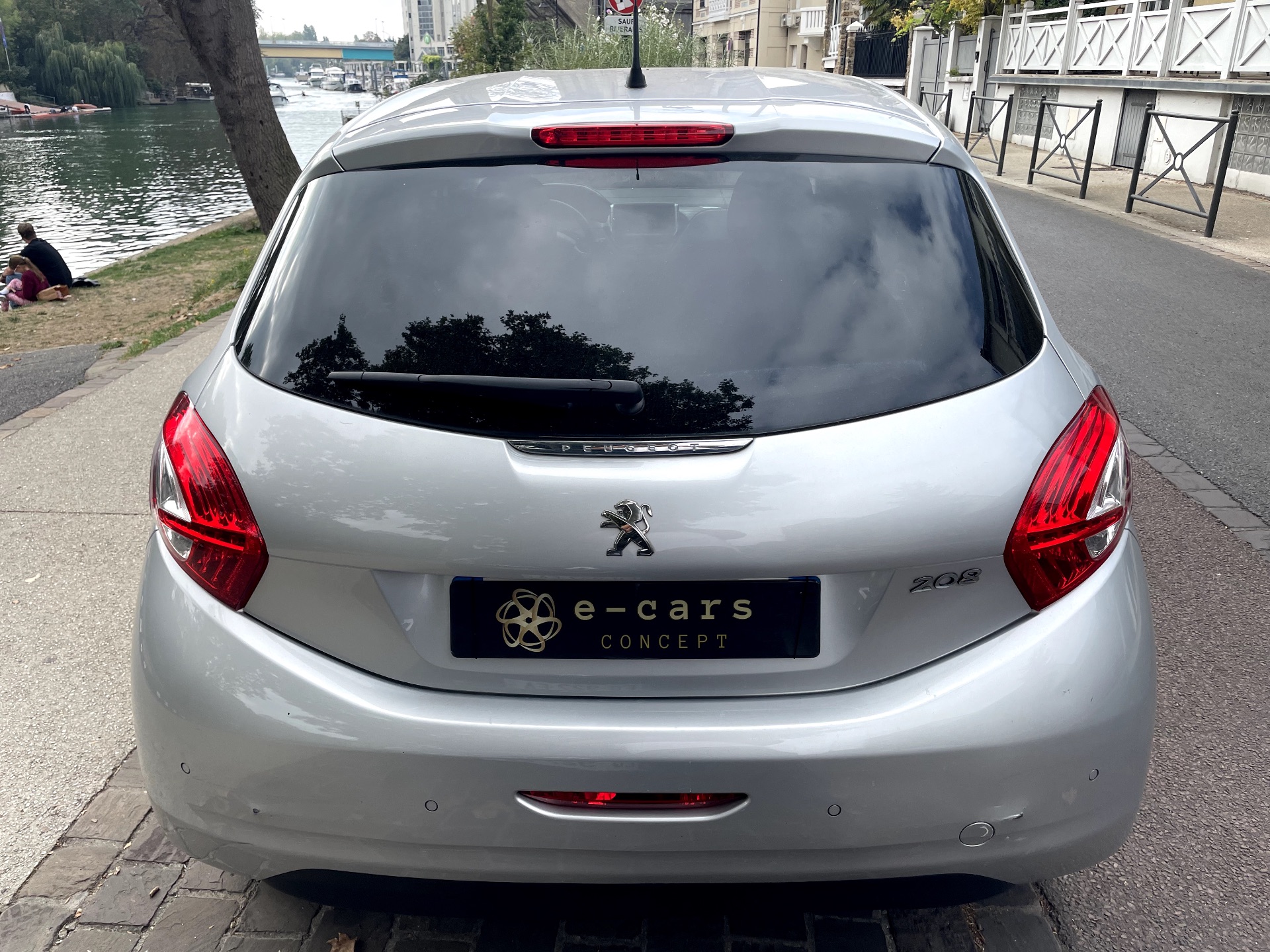 Peugeot 208 1.2 vti 82ch style