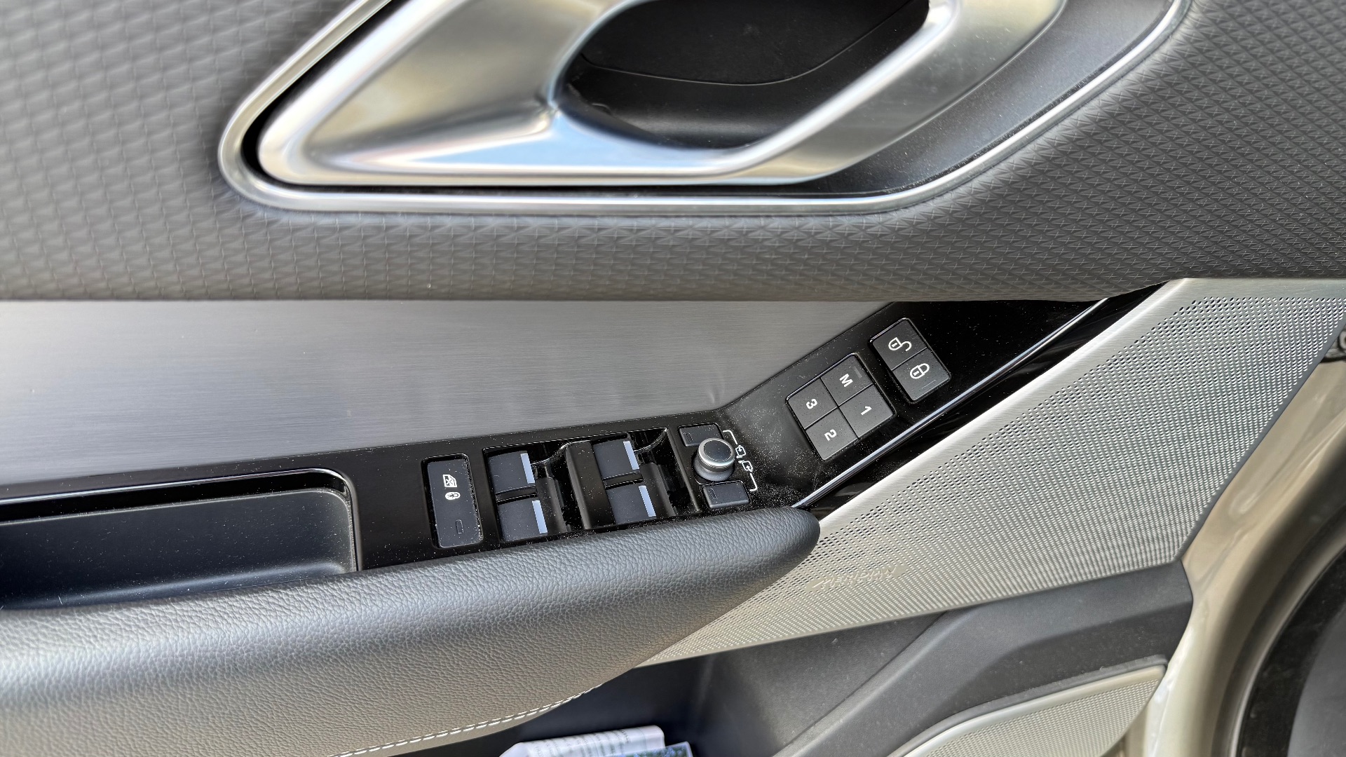 Land Rover Range Rover Velar 2.O SD4 240ch HSE R-DYNAMIC