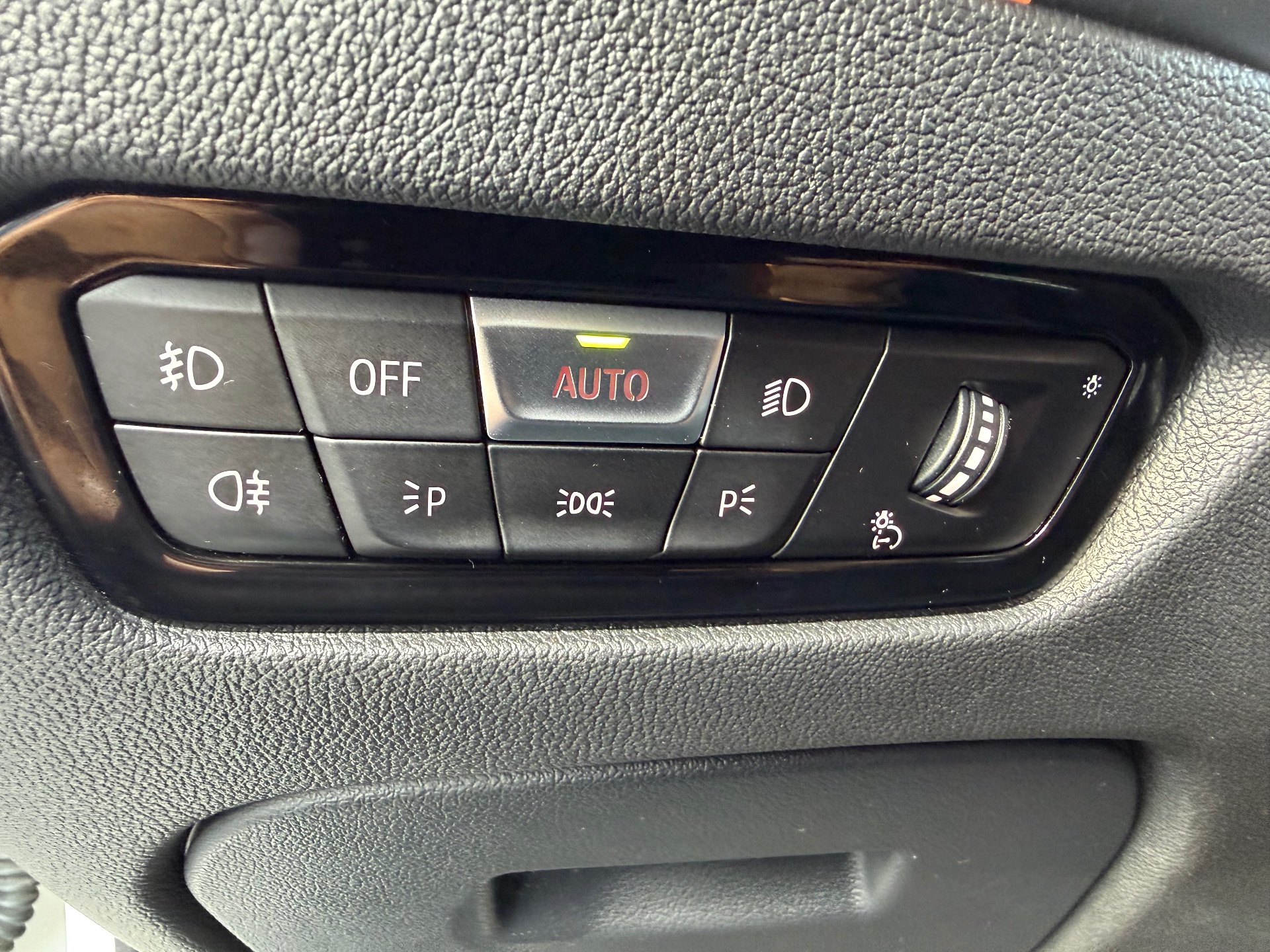 BMW Série 3 318i 2.0 i 16V Steptronic8 156ch M SPORT