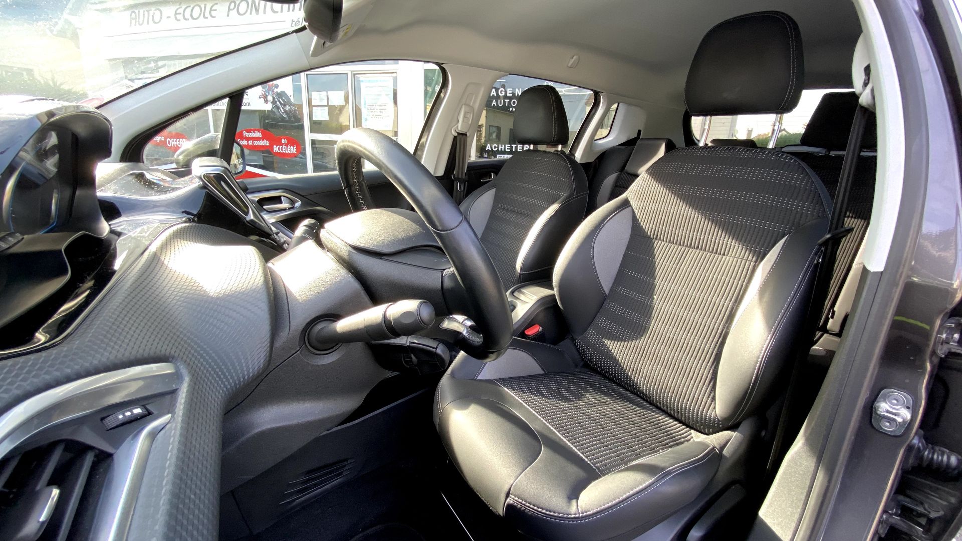 Peugeot 2008 1.2 Puretech 110ch Allure