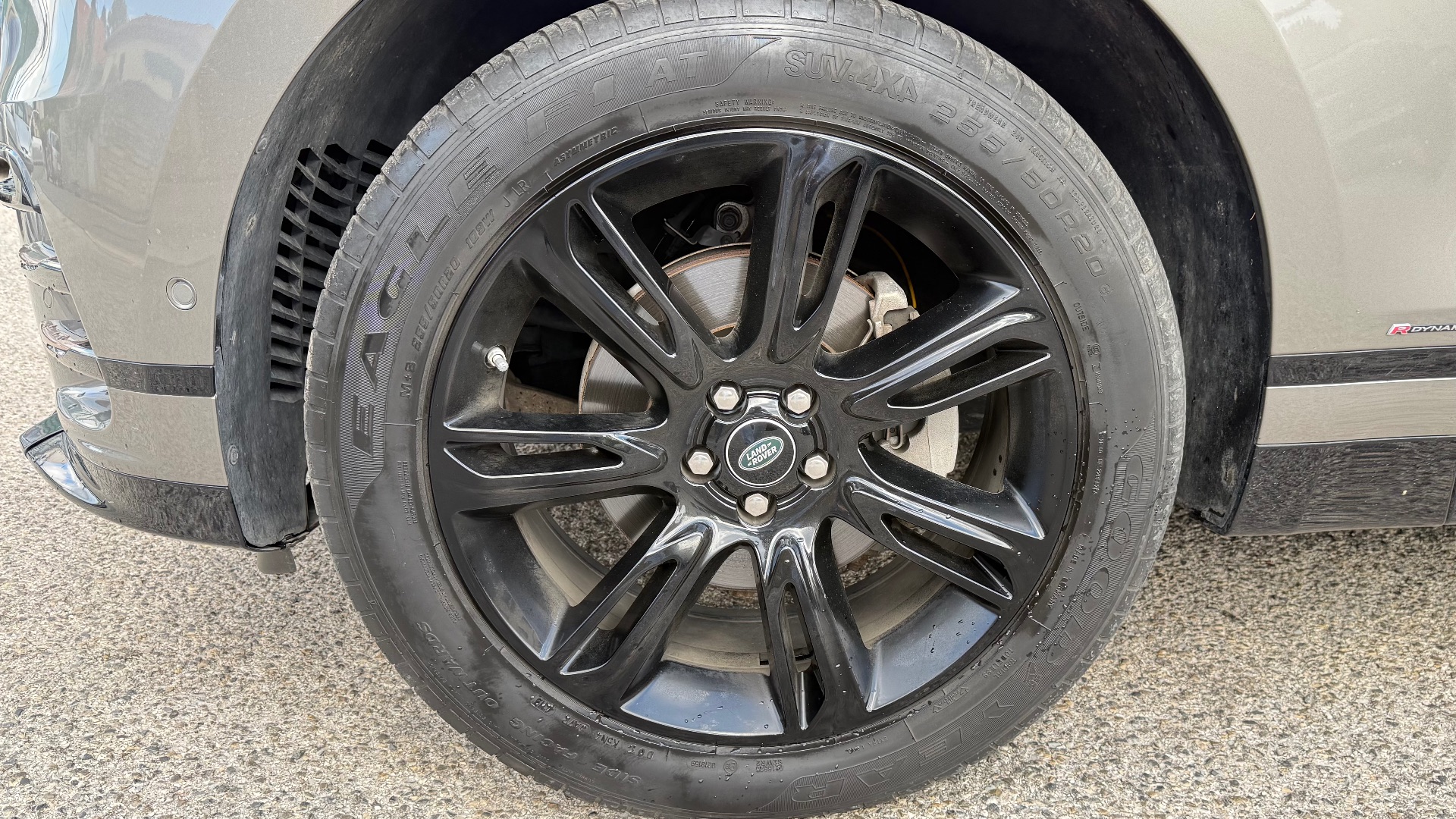 Land Rover Range Rover Velar 2.O SD4 240ch HSE R-DYNAMIC