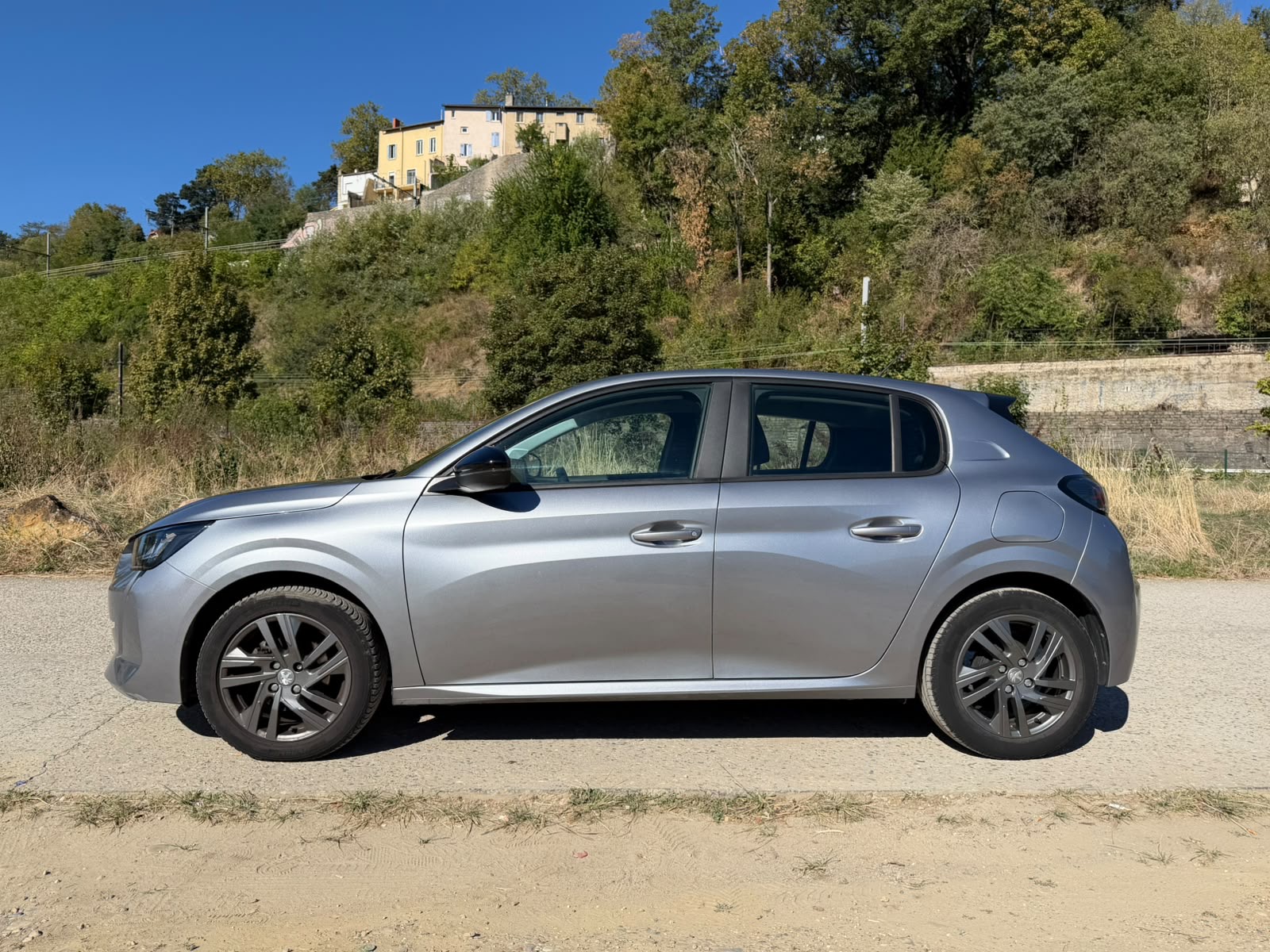 Peugeot 208 1,2 Puretech 75ch buisness