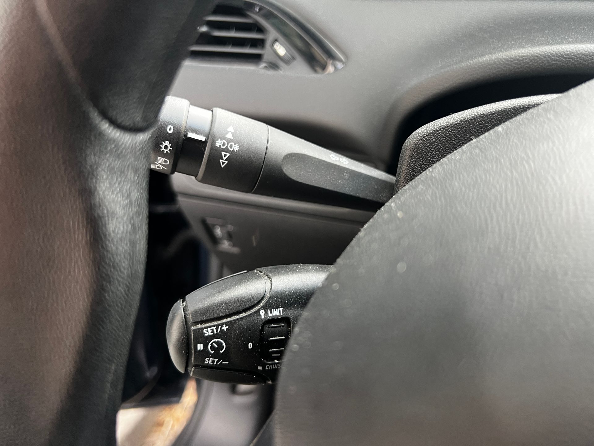 Peugoet 208 1.2 Pure tech 82ch ACTIVE