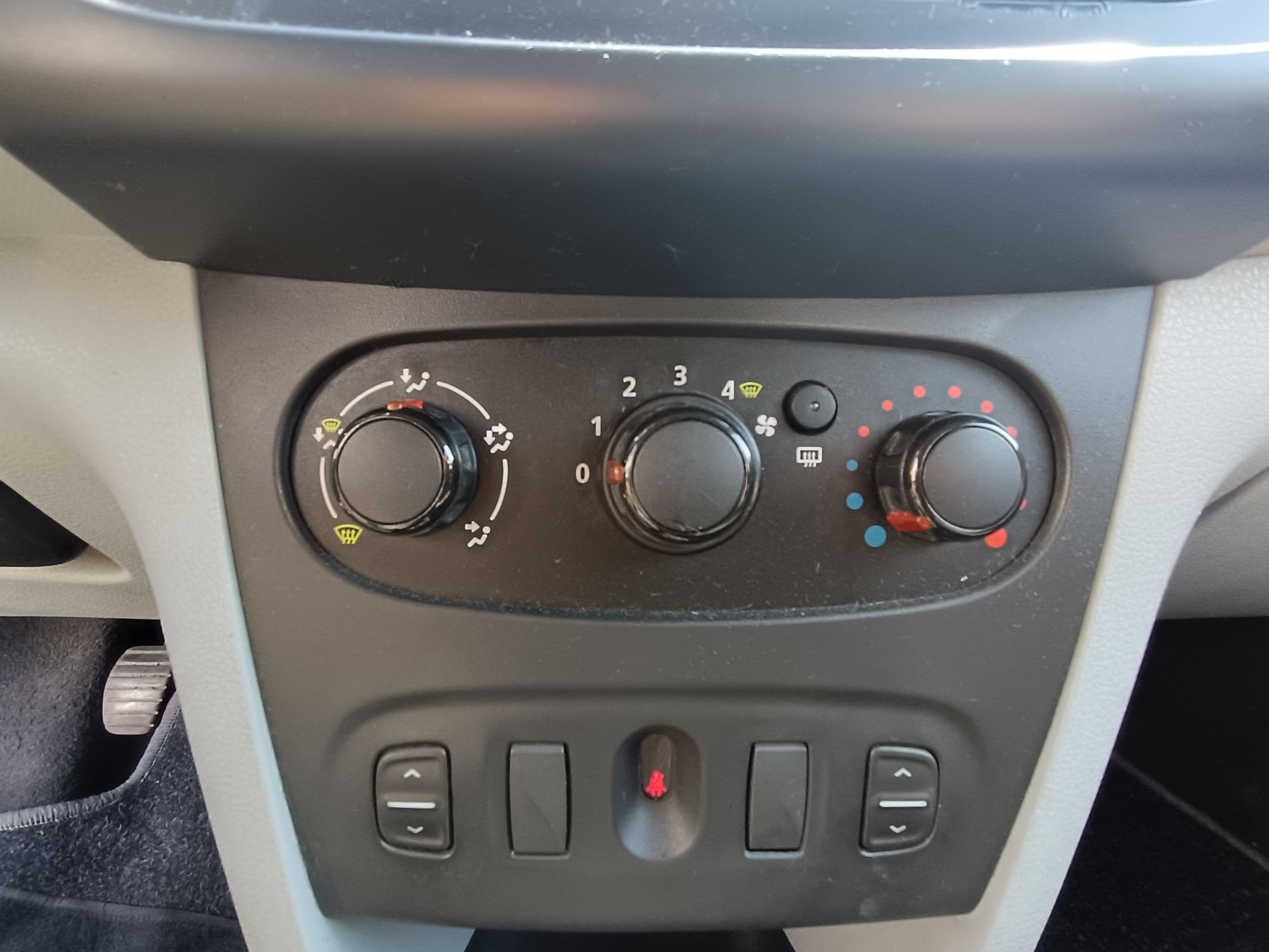 Dacia Logan 1.2i 75ch