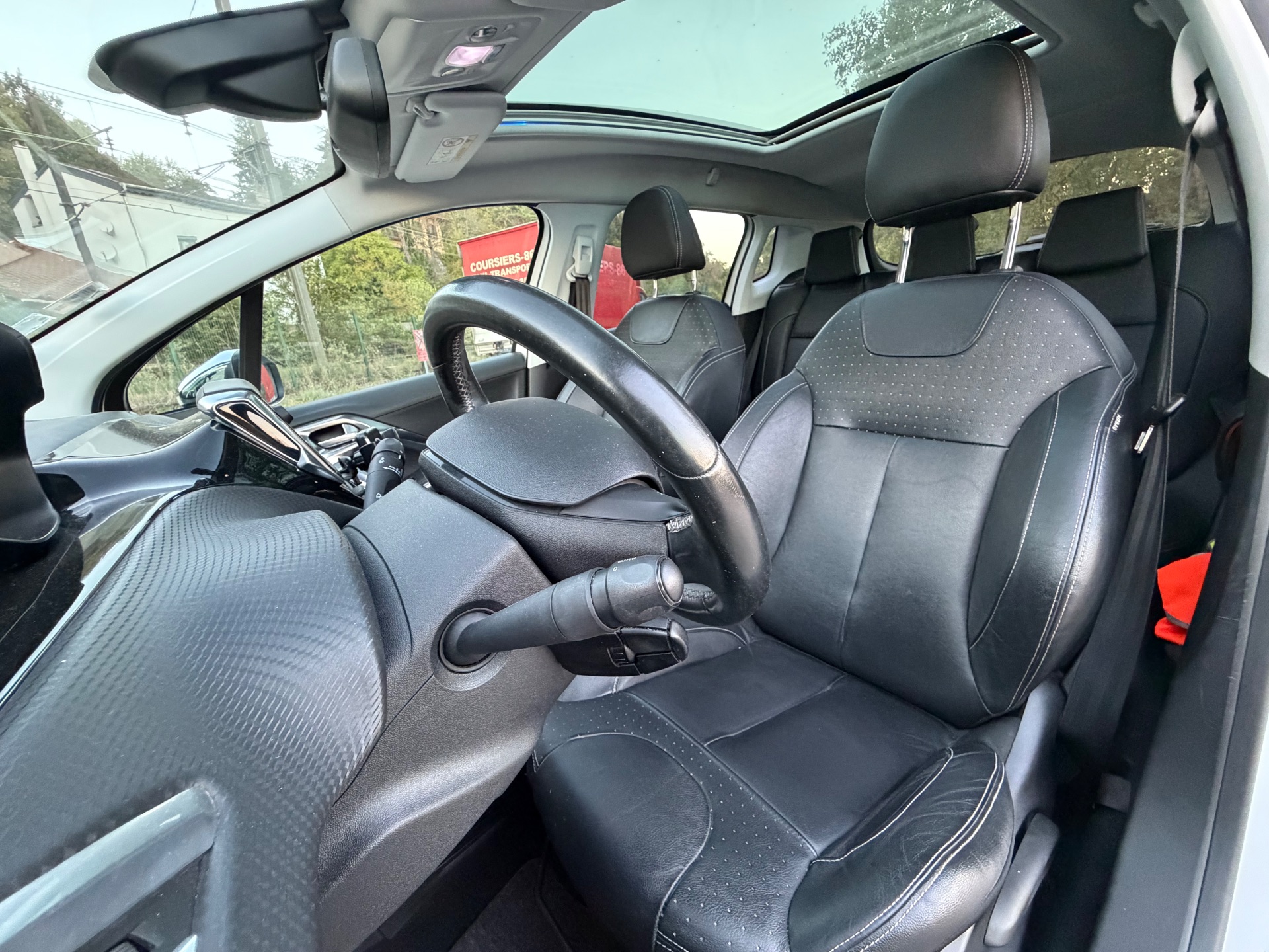 Peugeot 2008 1,6 Vti 120ch Feline Titane