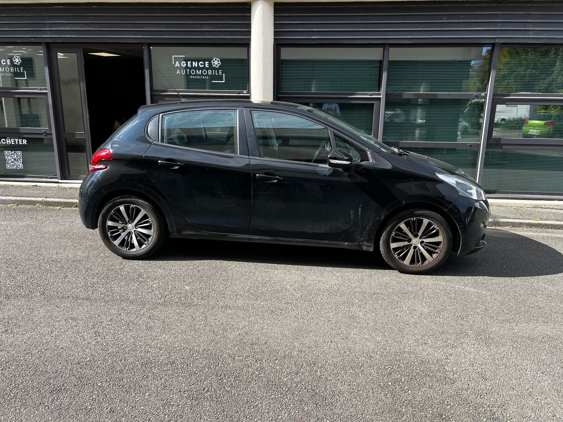 Peugeot 208 1.2 pure tech 82ch Allure