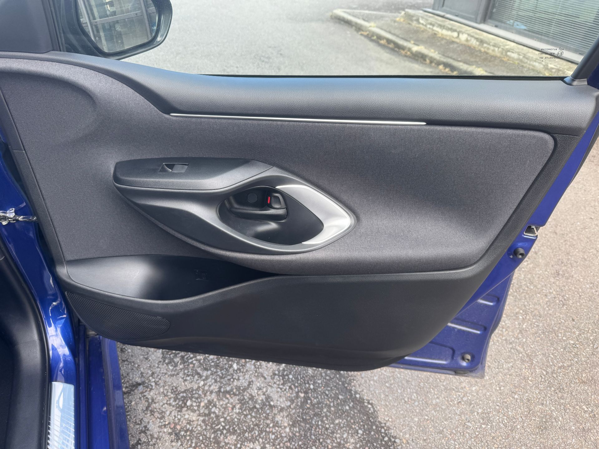 Toyota Yaris 1.5 VVTI 12V 116 HSD Hybrid E-CVT 92ch DESIGN PACK