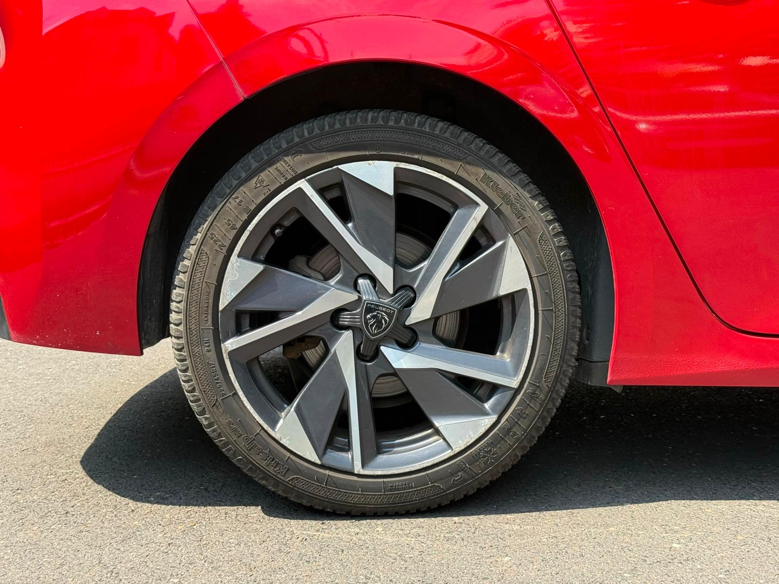 Peugeot 308sw 1.2 Hybrid 136ch GT