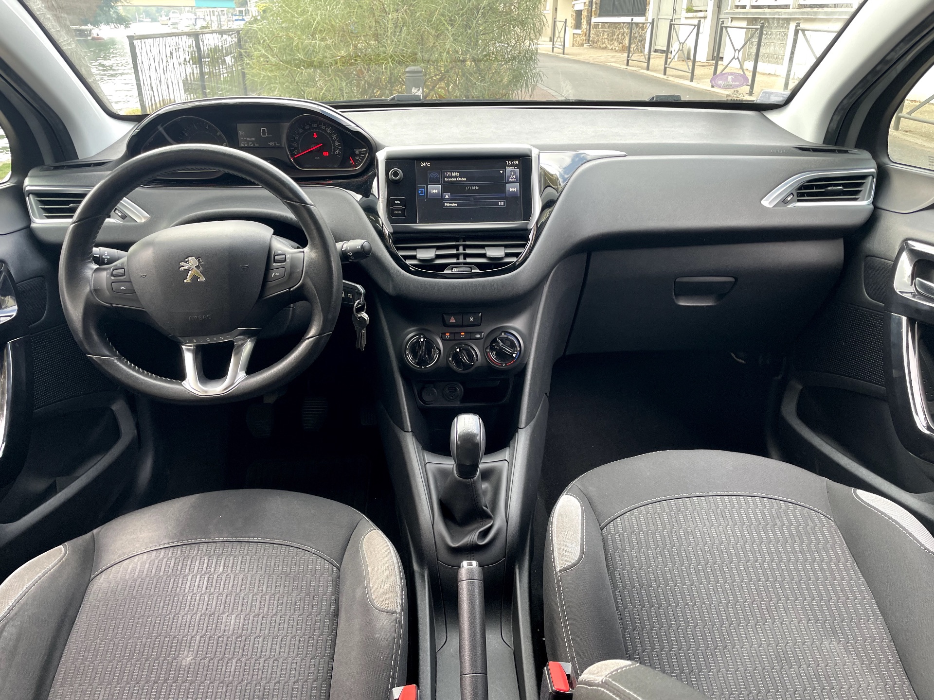 Peugeot 208 1.2 vti 82ch style