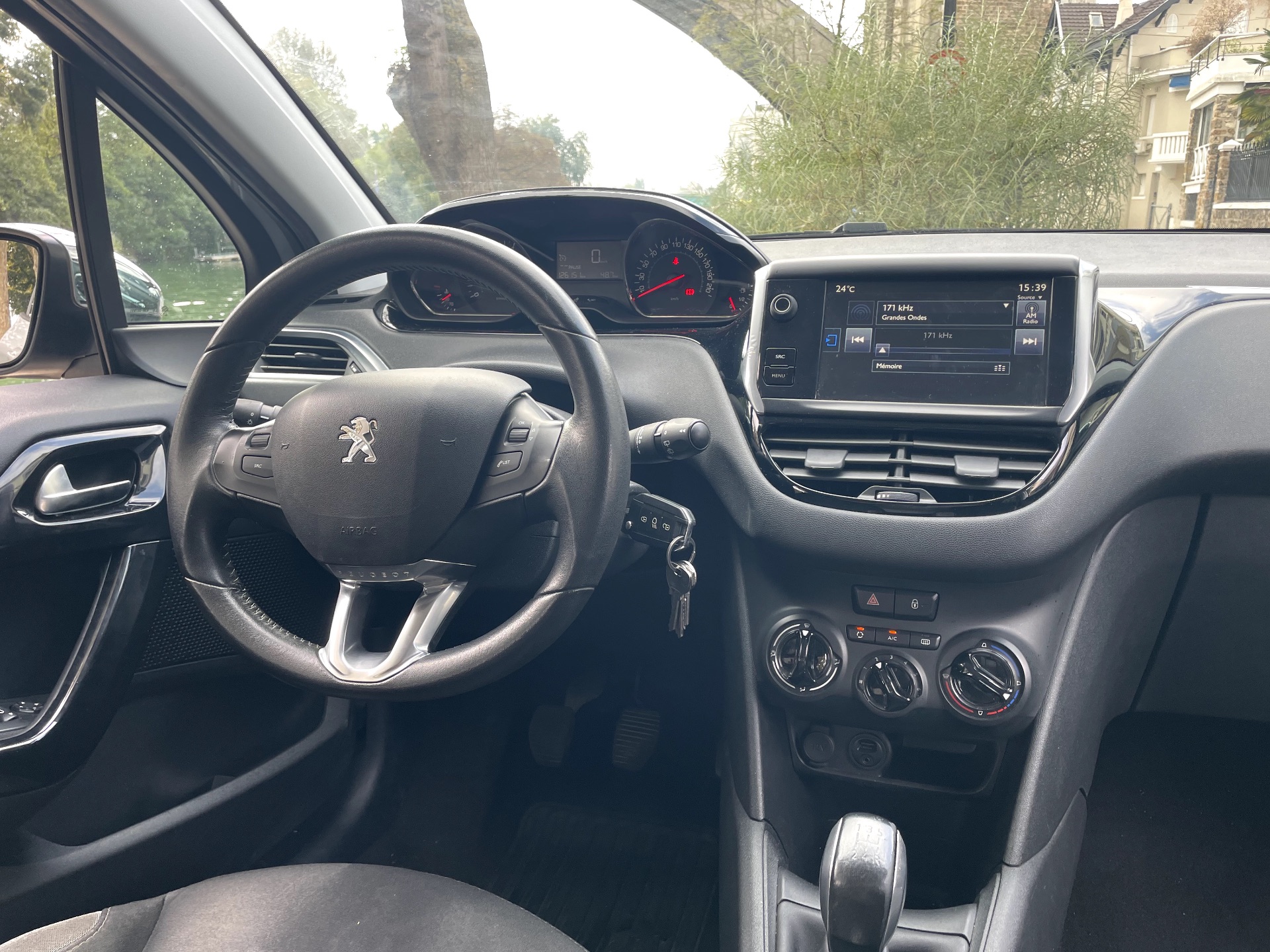 Peugeot 208 1.2 vti 82ch style