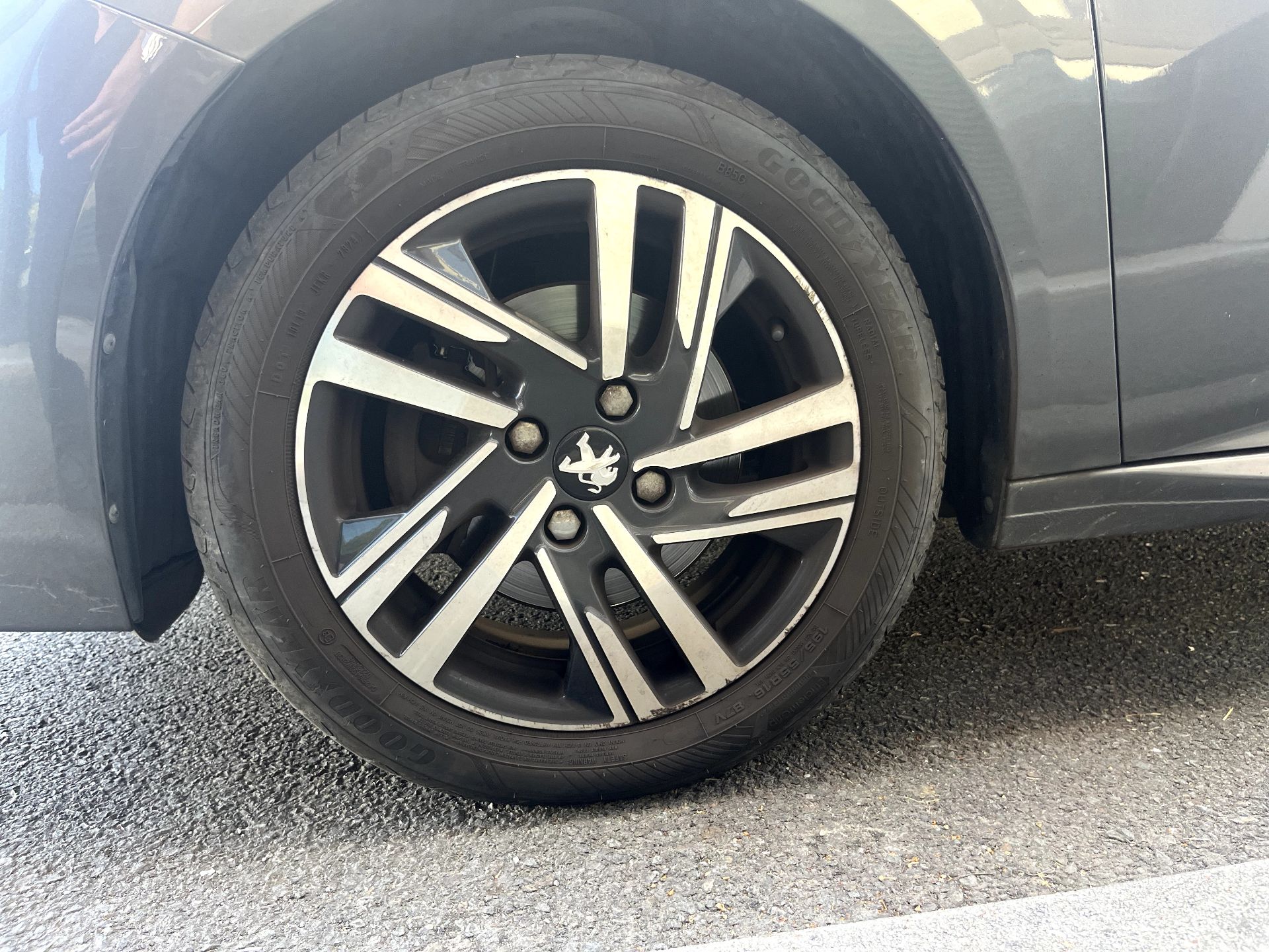 Peugeot 208 1.2 L 100ch Allur