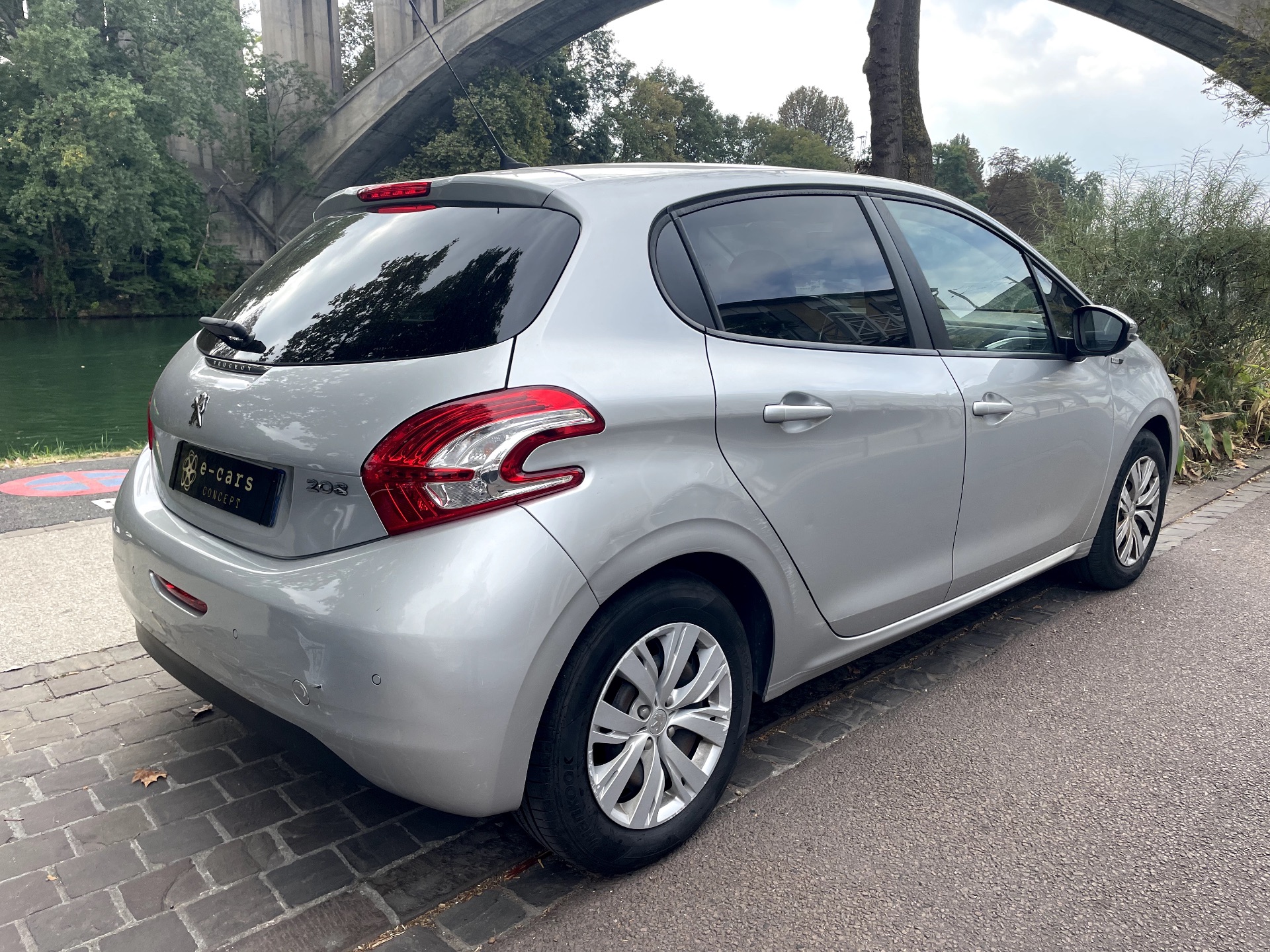 Peugeot 208 1.2 vti 82ch style
