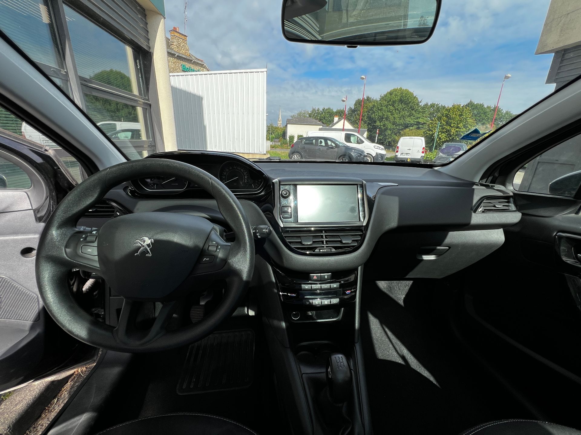 Peugeot 208 1.2 pure tech 82ch Allure