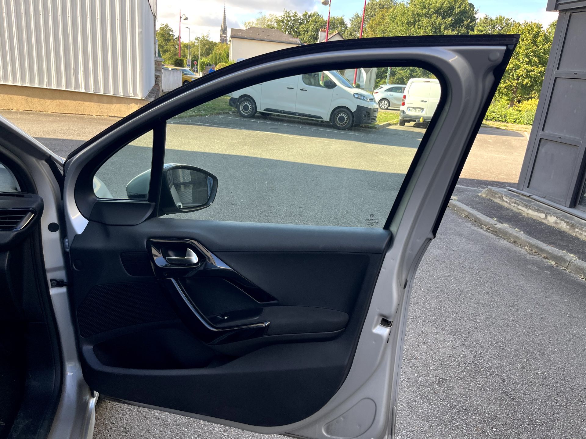 Peugeot 208 1.4L HDi 68ch