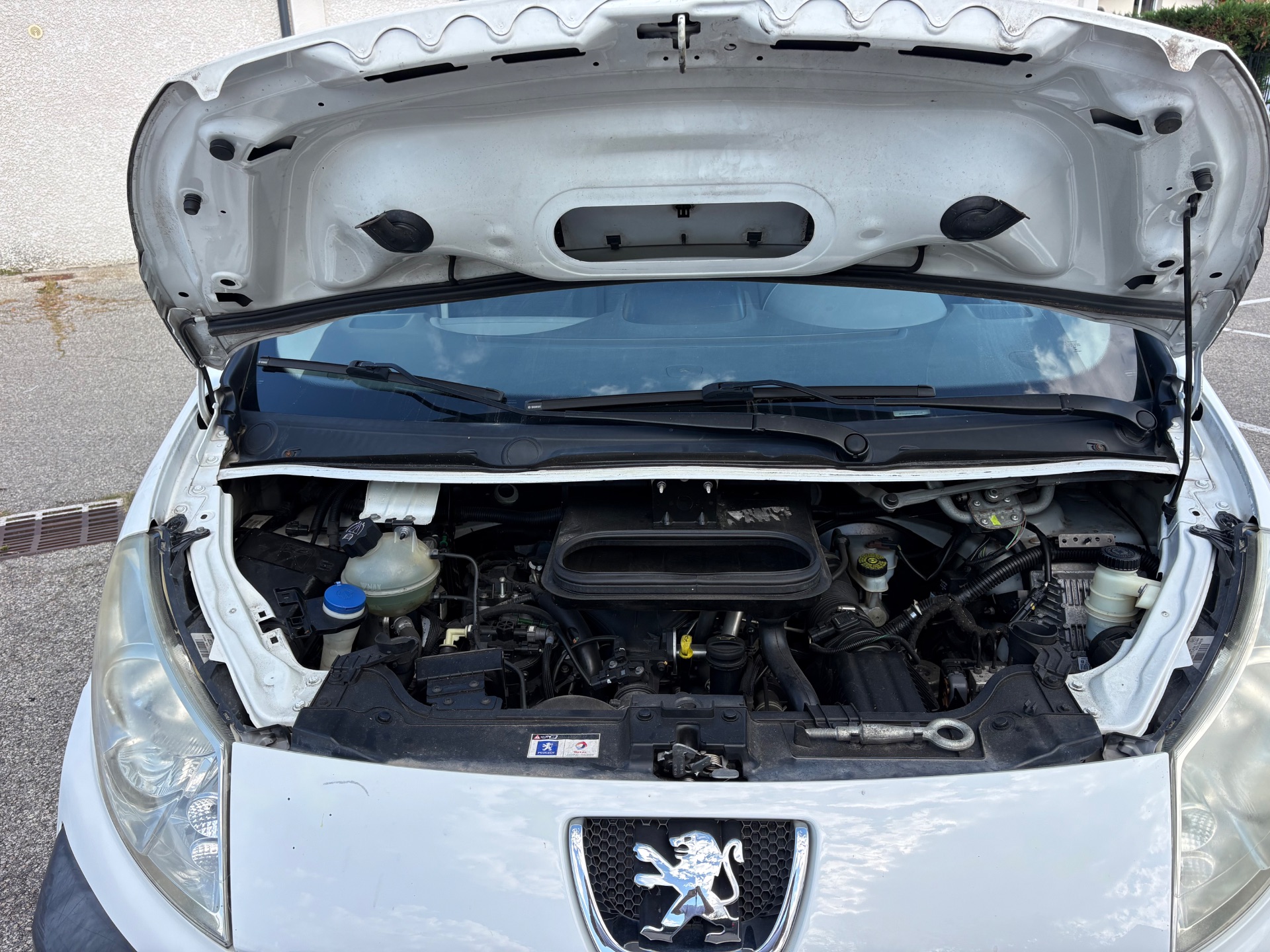 Peugeot Expert 2.0l HDI 136ch L2H1 cabine rallongé