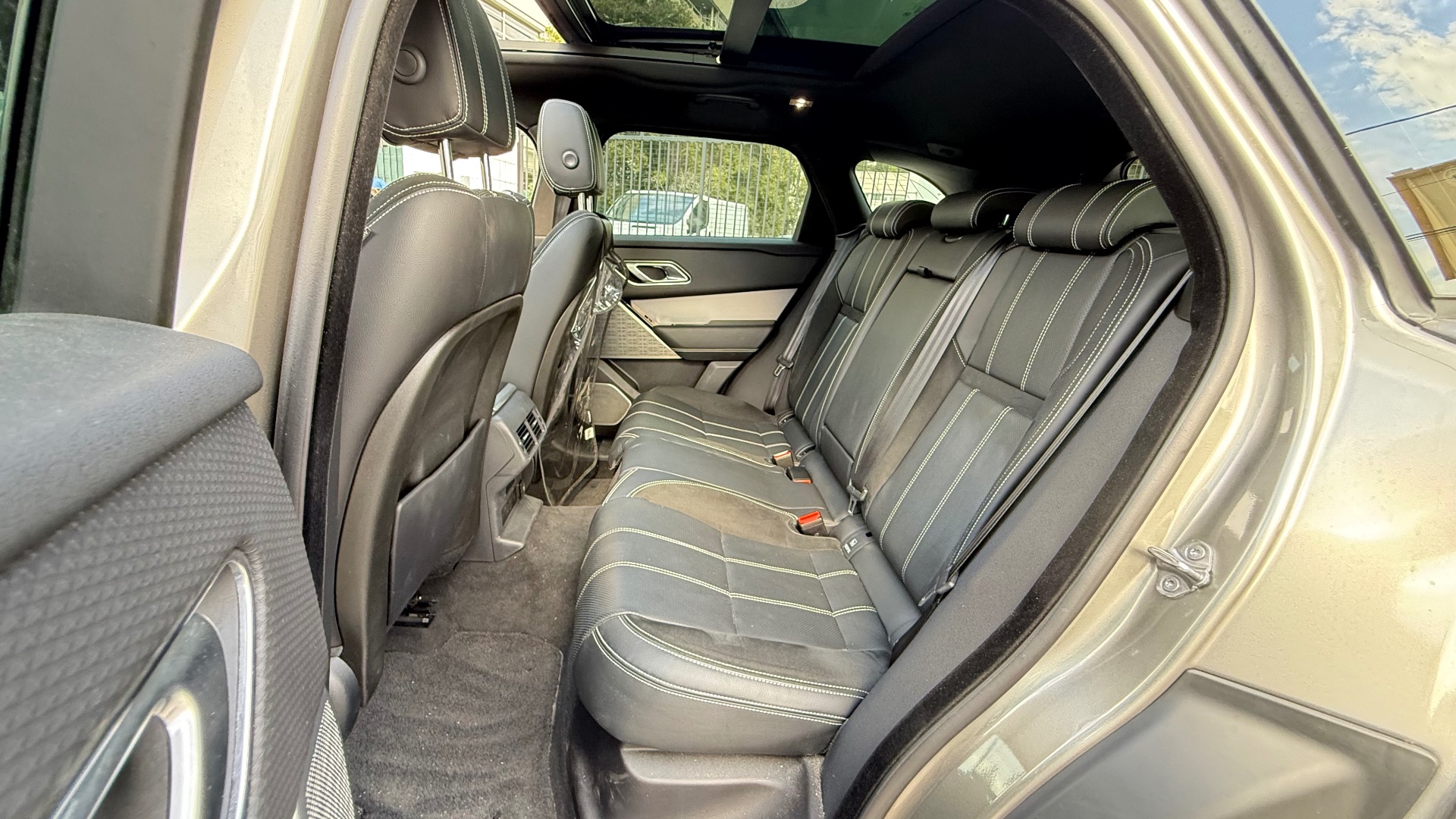 Land Rover Range Rover Velar 2.O SD4 240ch HSE R-DYNAMIC
