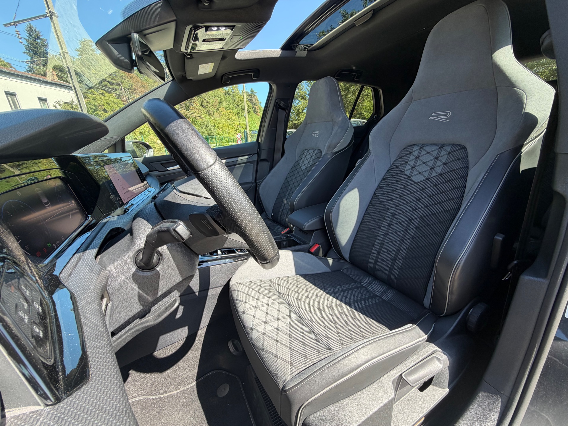 Volkswagen Golf 8 VIII 1,5tsi 150ch R line