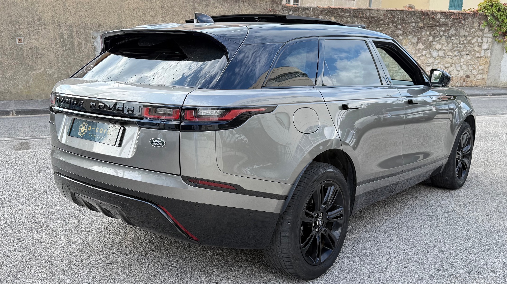Land Rover Range Rover Velar 2.O SD4 240ch HSE R-DYNAMIC