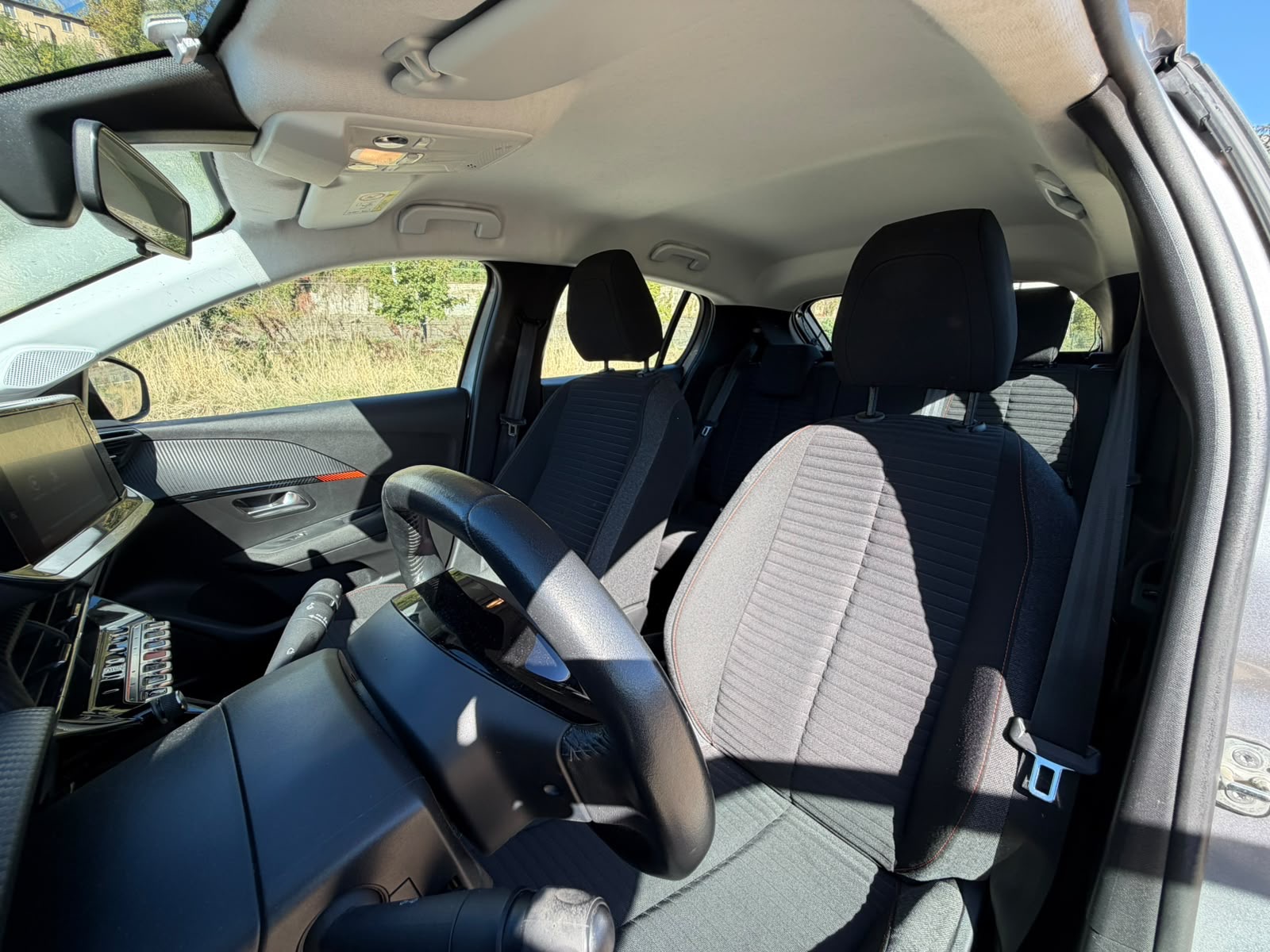 Peugeot 208 1,2 Puretech 75ch buisness