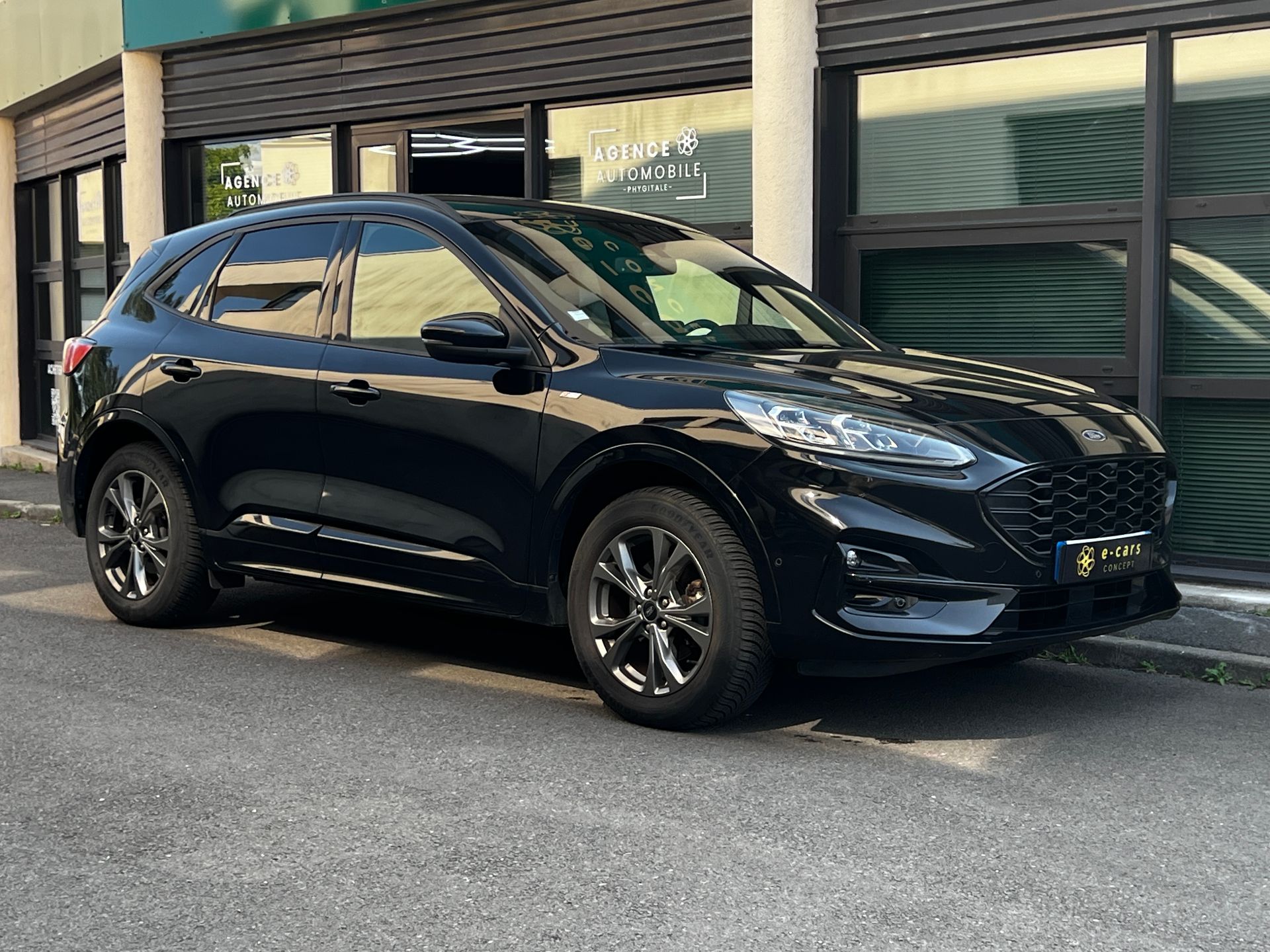 Ford Kuga 2.5 DURATEC HYBRID ST-LINE