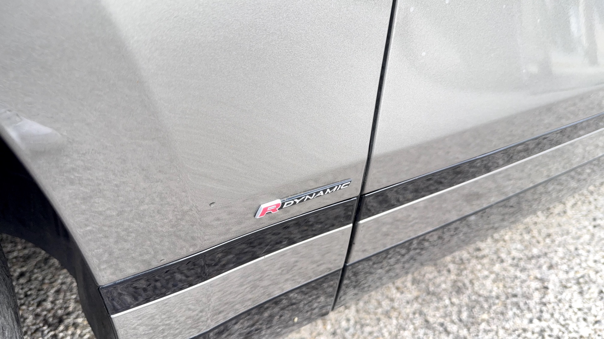 Land Rover Range Rover Velar 2.O SD4 240ch HSE R-DYNAMIC