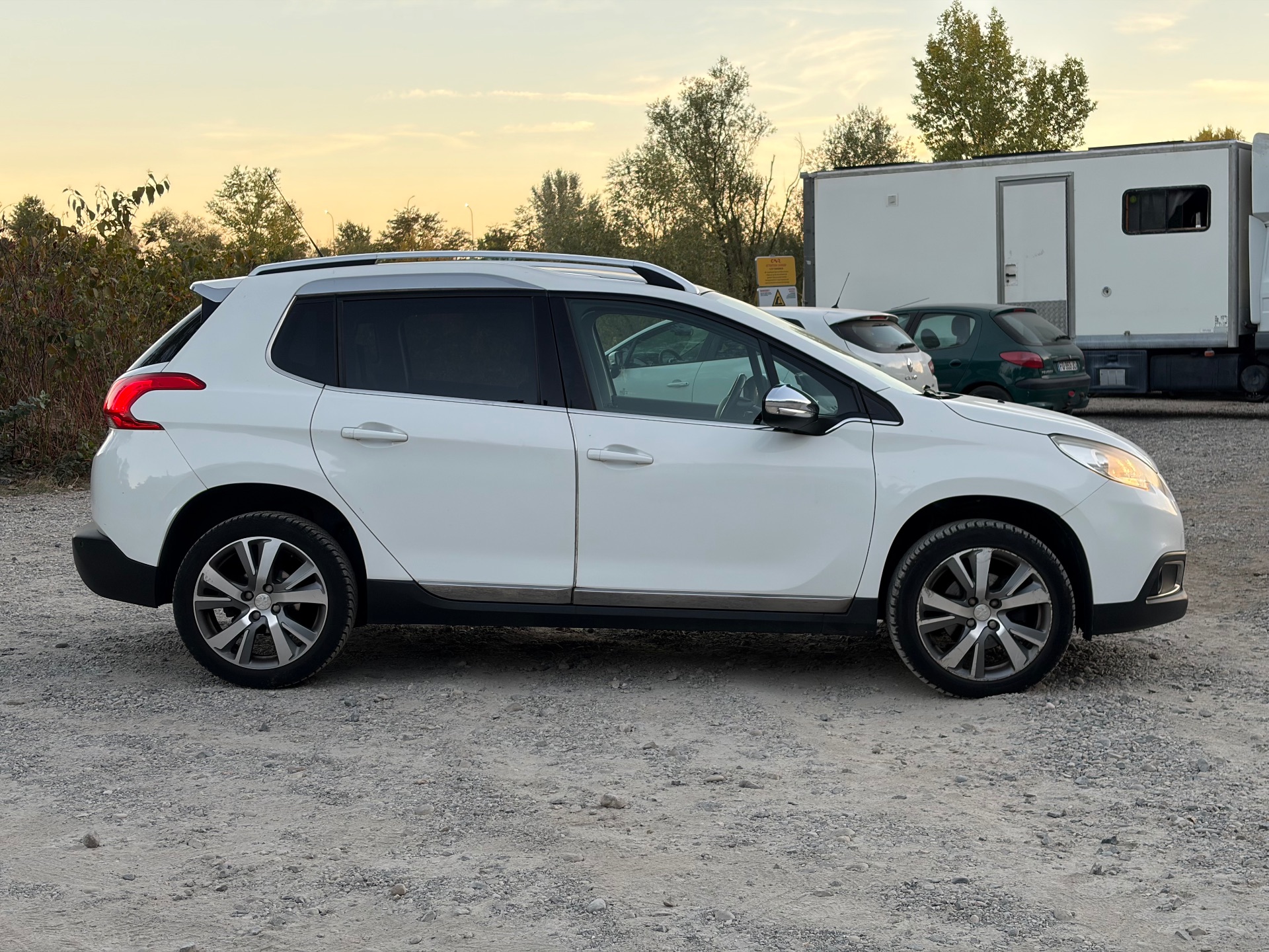 Peugeot 2008 1,6 Vti 120ch Feline Titane