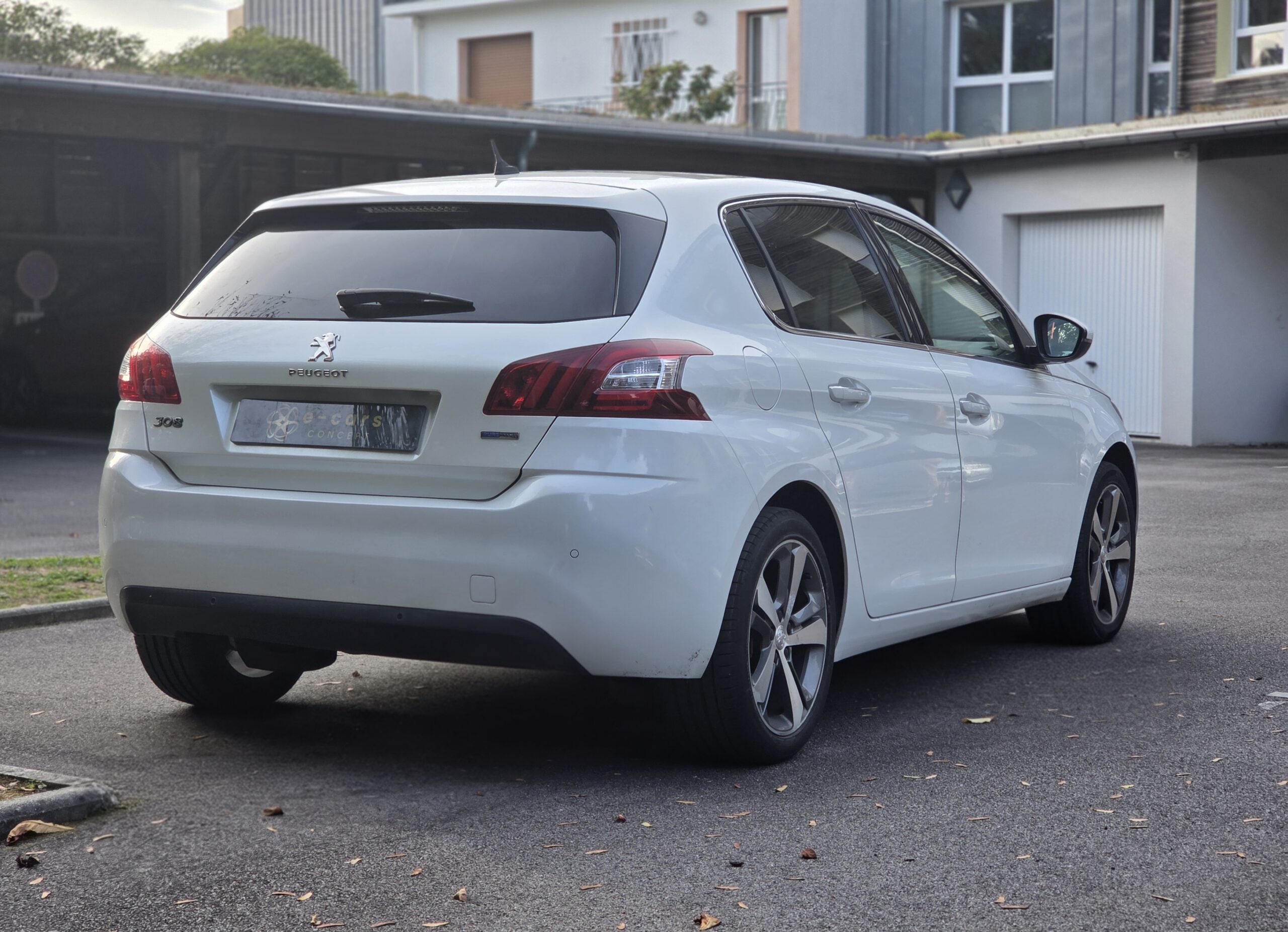 PEUGEOT 308 Féline – 1.2 PureTech 130ch BVM6