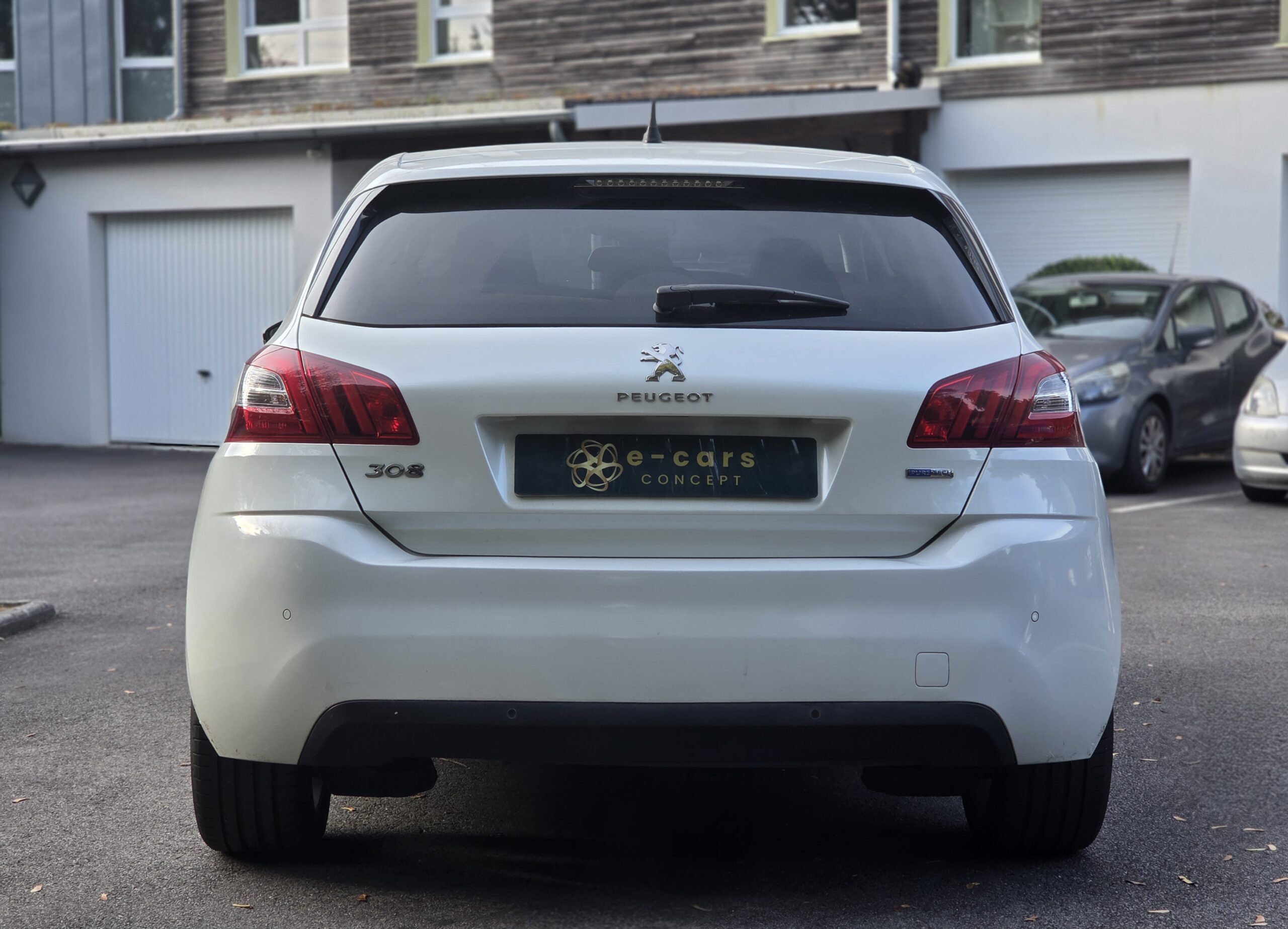 PEUGEOT 308 Féline – 1.2 PureTech 130ch BVM6