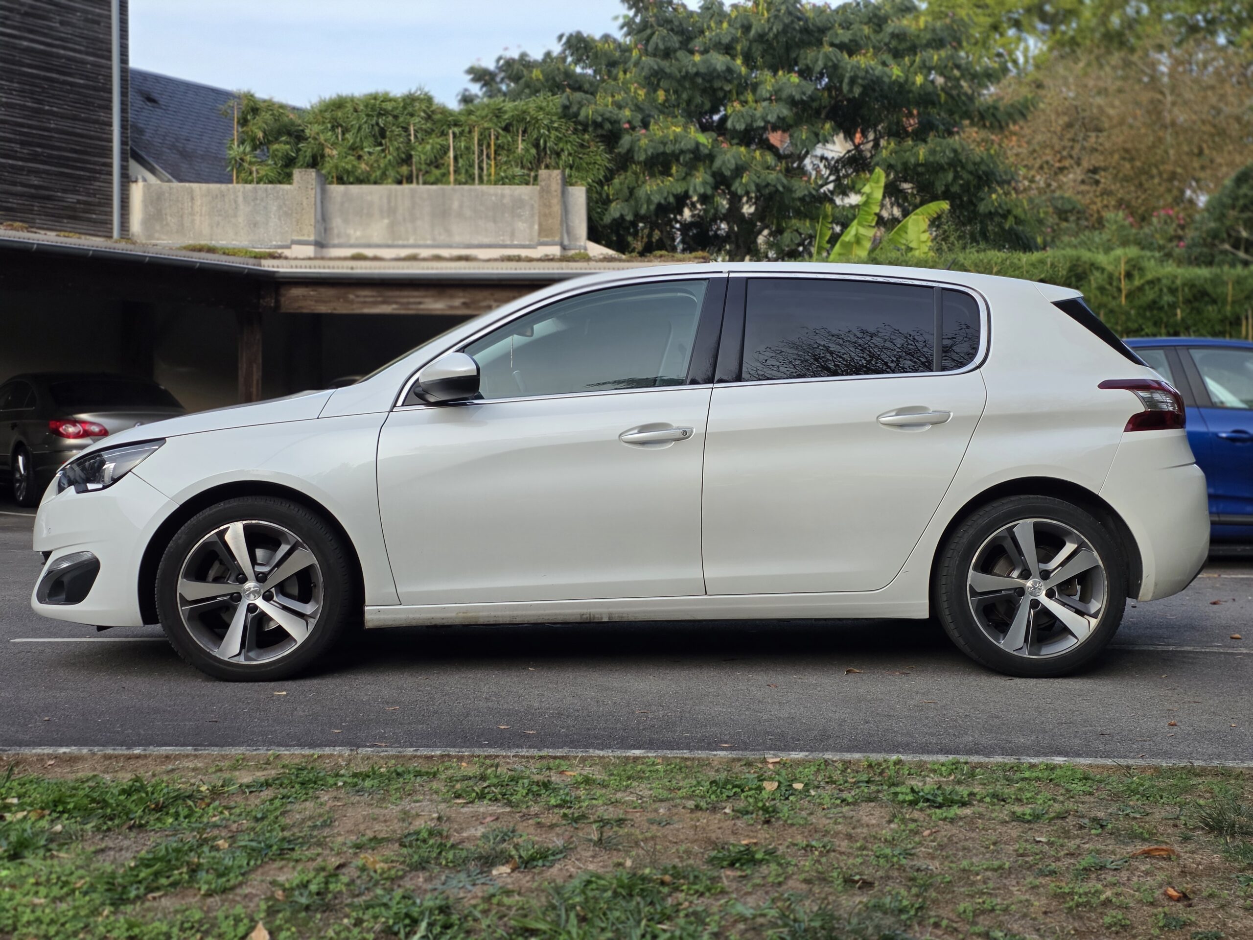 PEUGEOT 308 Féline – 1.2 PureTech 130ch BVM6