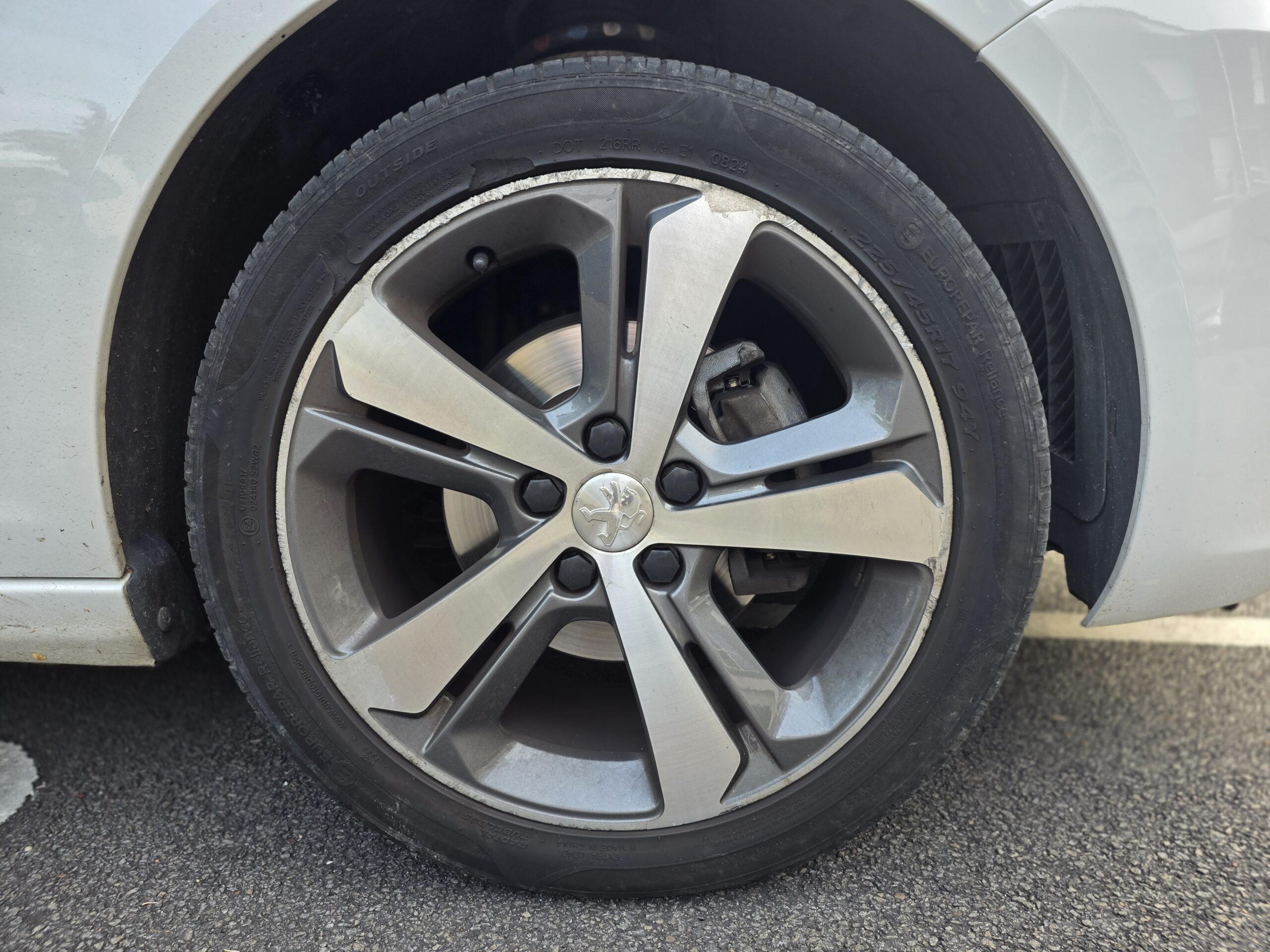 PEUGEOT 308 Féline – 1.2 PureTech 130ch BVM6