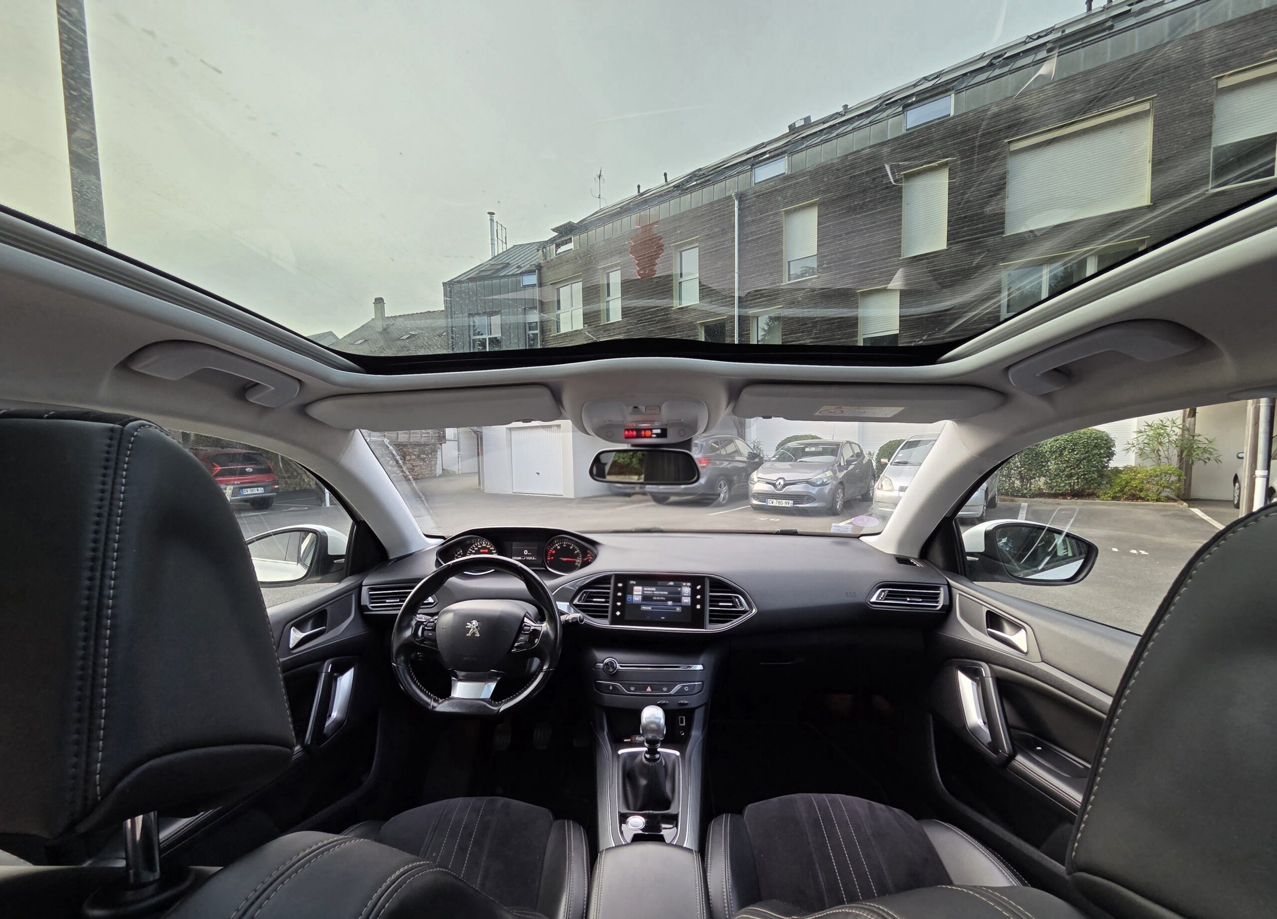 PEUGEOT 308 Féline – 1.2 PureTech 130ch BVM6