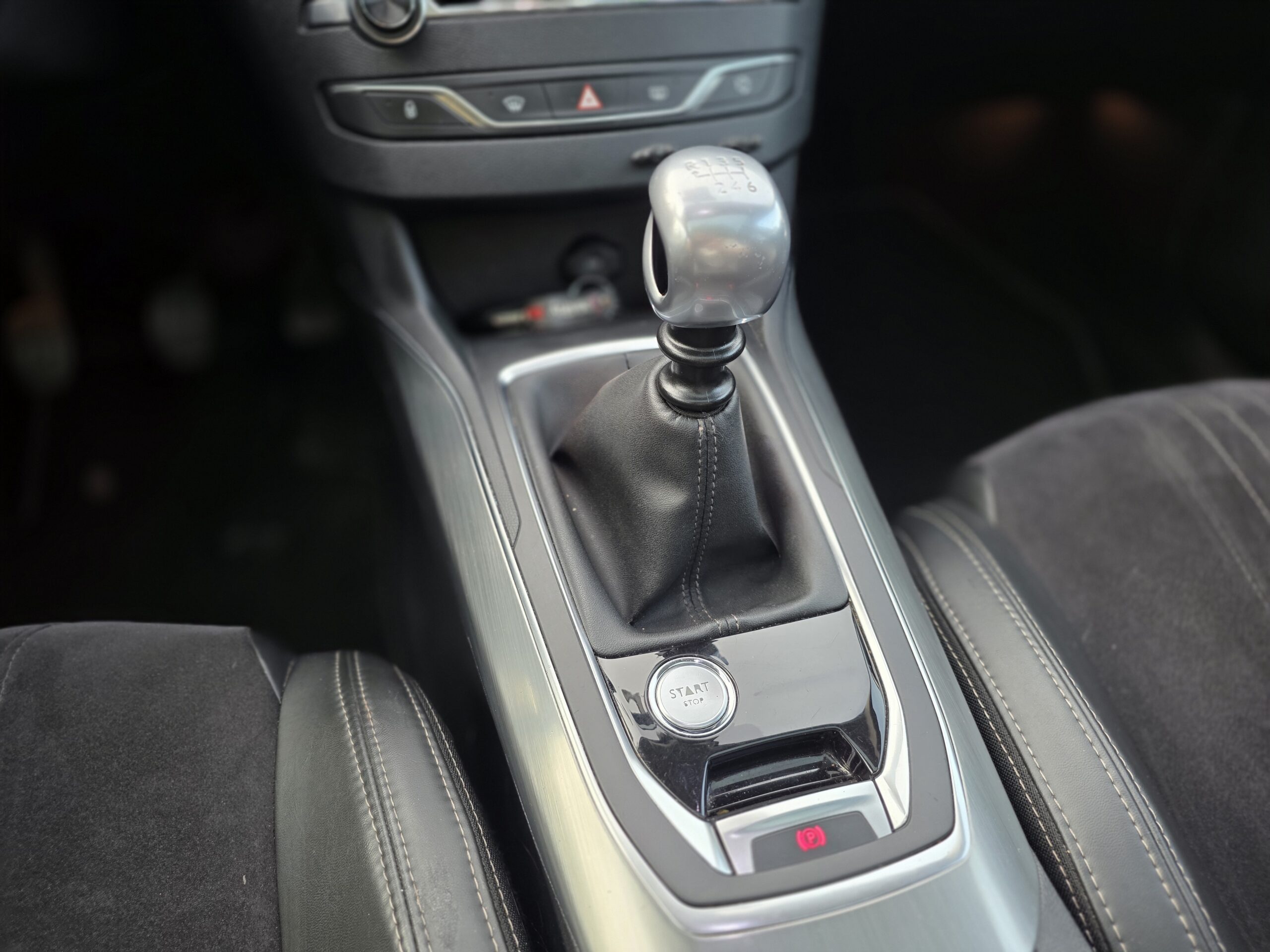PEUGEOT 308 Féline – 1.2 PureTech 130ch BVM6
