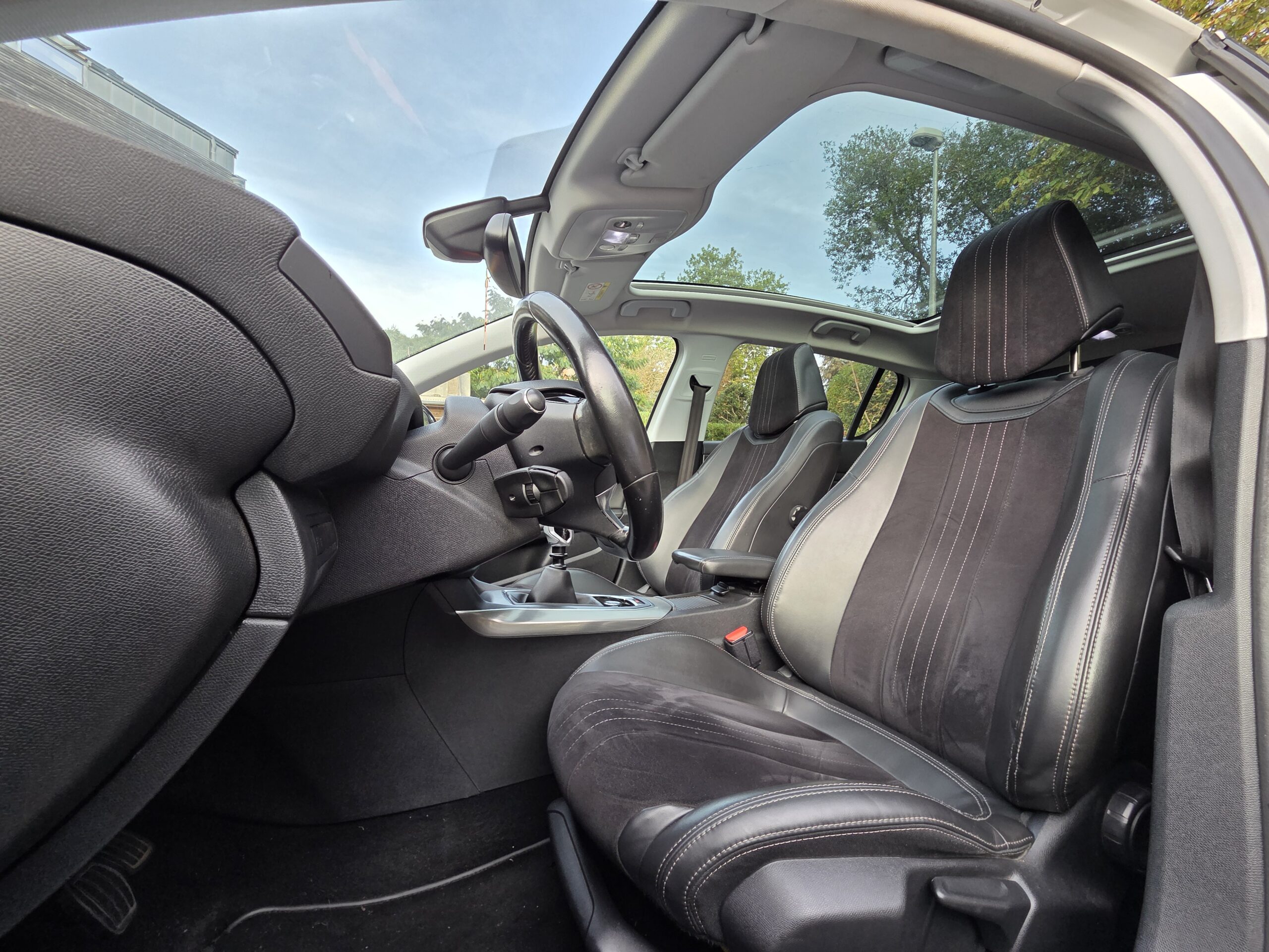 PEUGEOT 308 Féline – 1.2 PureTech 130ch BVM6
