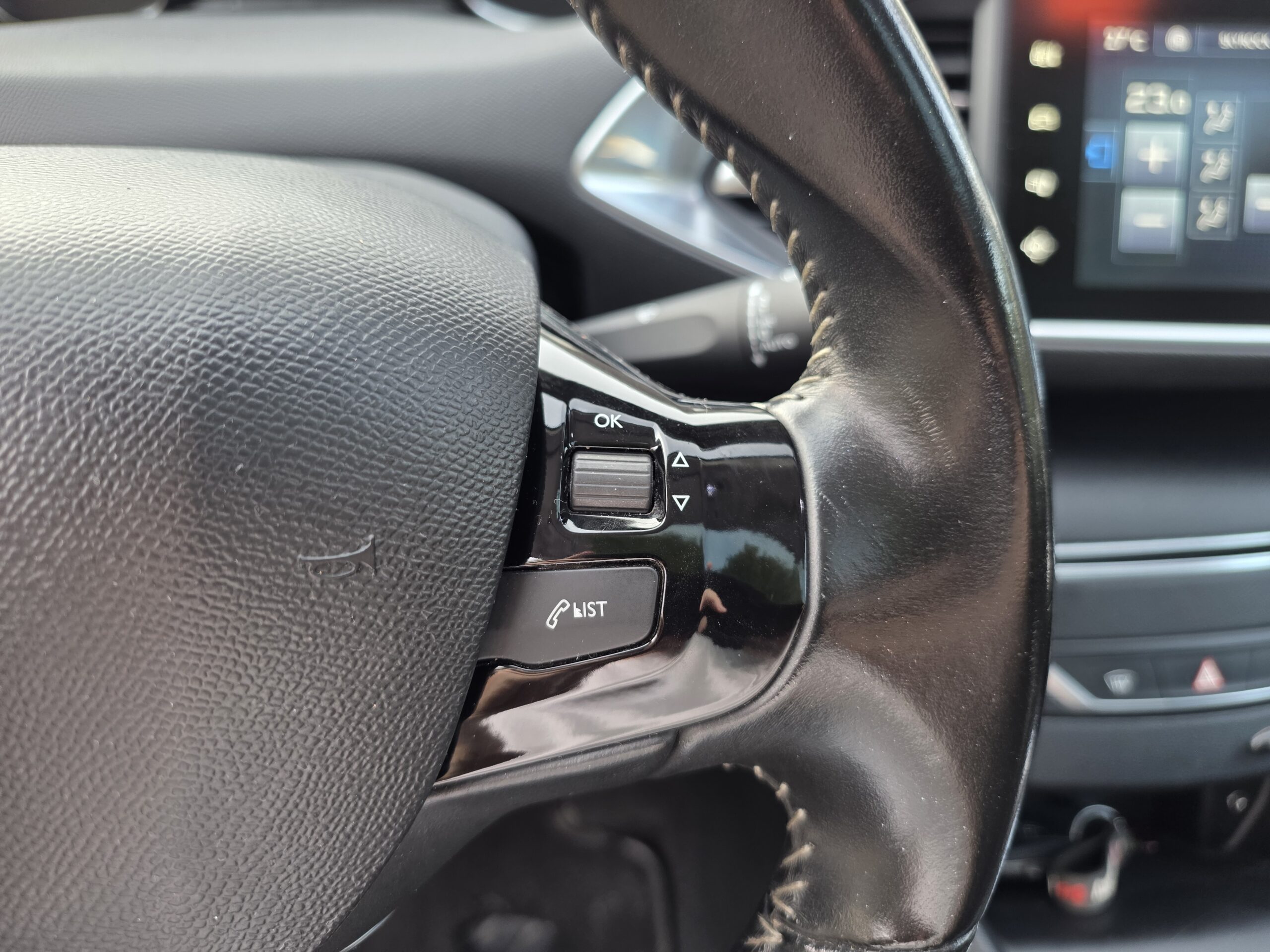 PEUGEOT 308 Féline – 1.2 PureTech 130ch BVM6