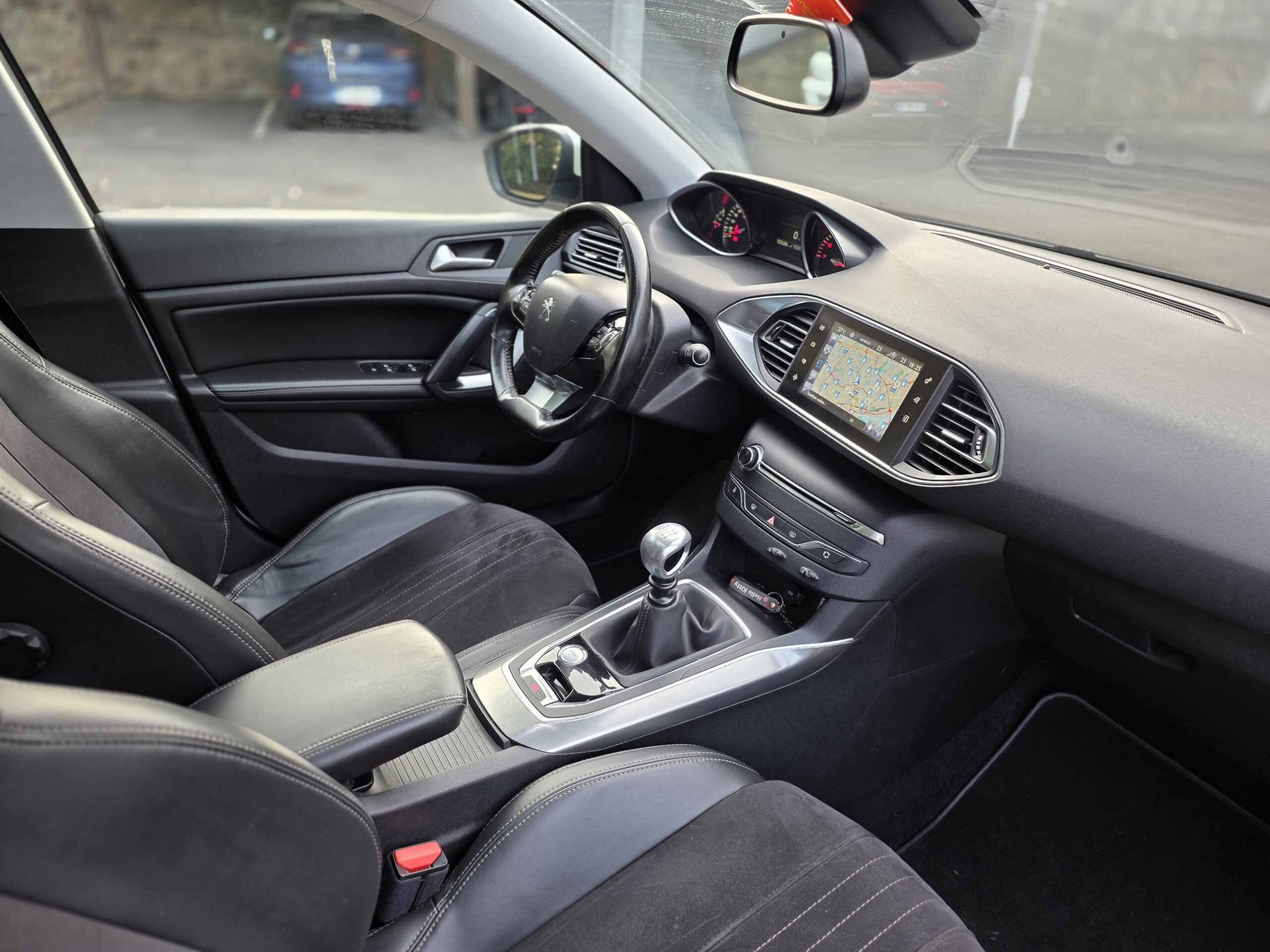 PEUGEOT 308 Féline – 1.2 PureTech 130ch BVM6